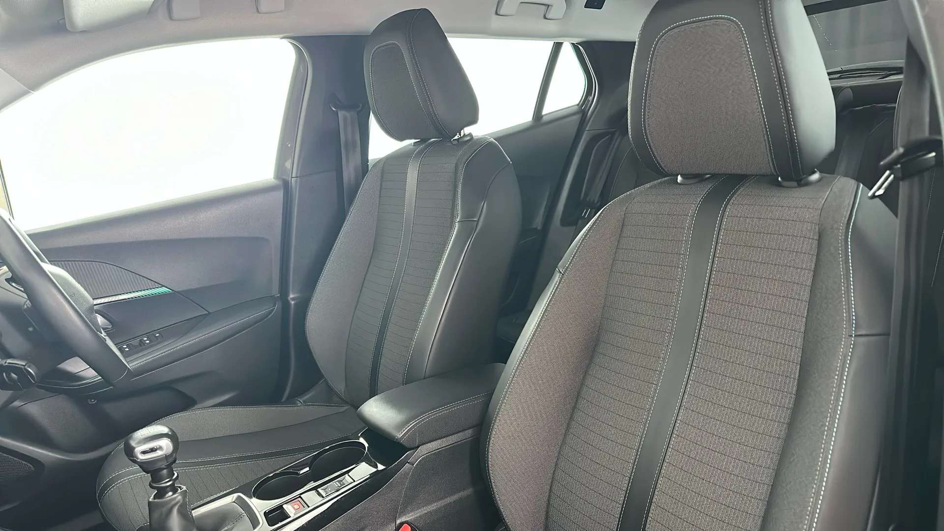 2021 PEUGEOT 2008 2021 PEUGEOT 2008