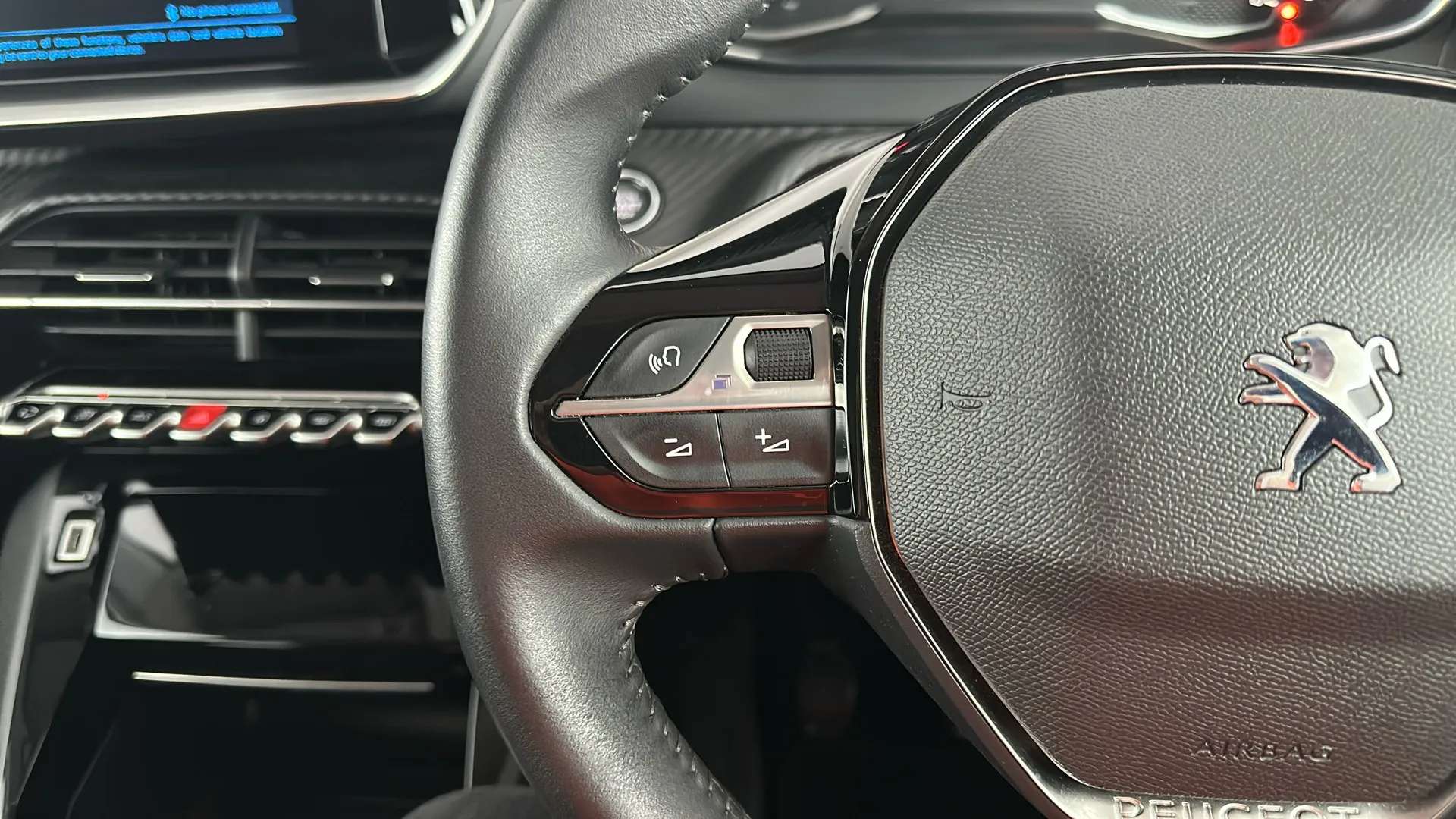 2021 PEUGEOT 2008 2021 PEUGEOT 2008