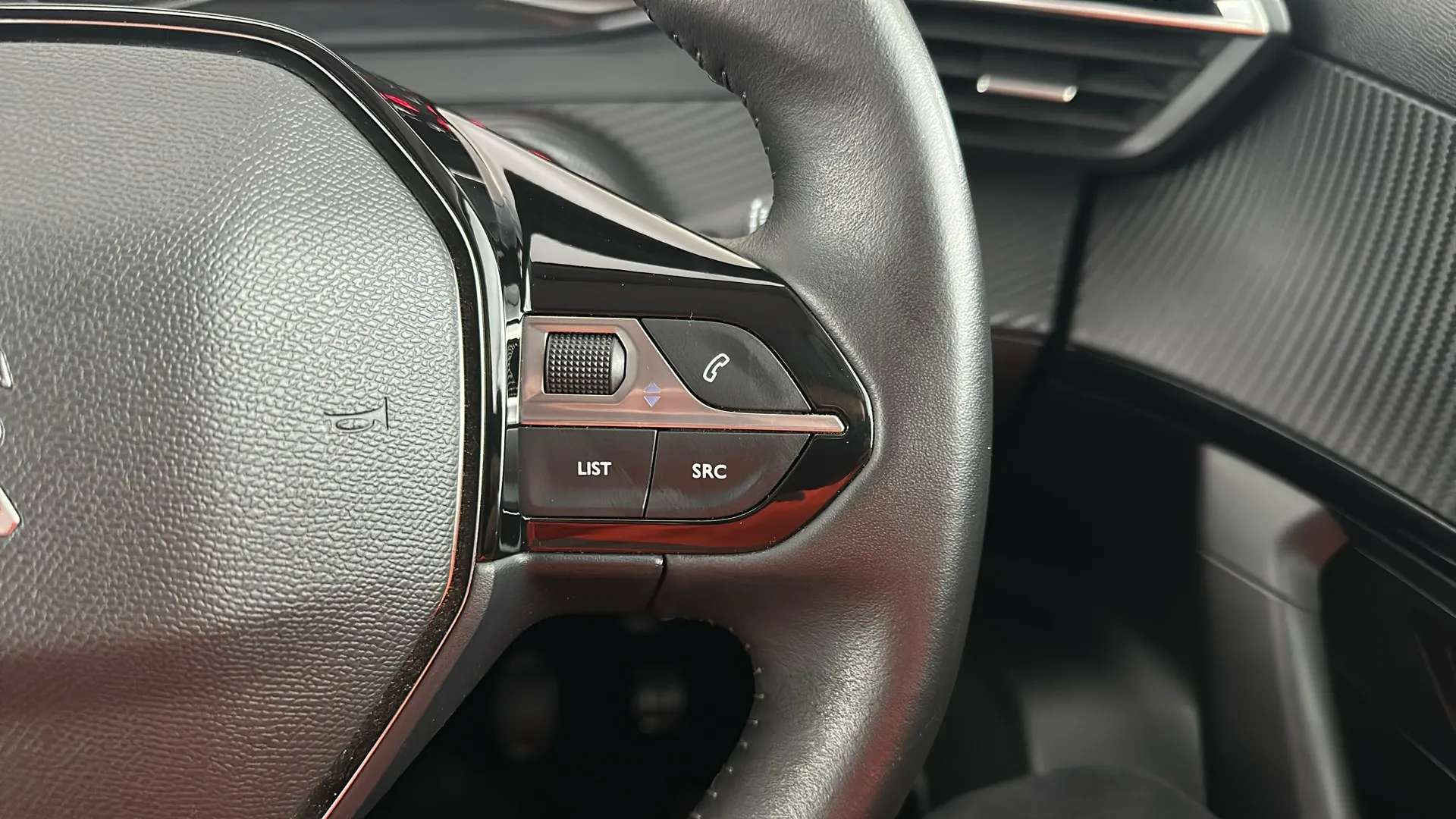 2021 PEUGEOT 2008 2021 PEUGEOT 2008