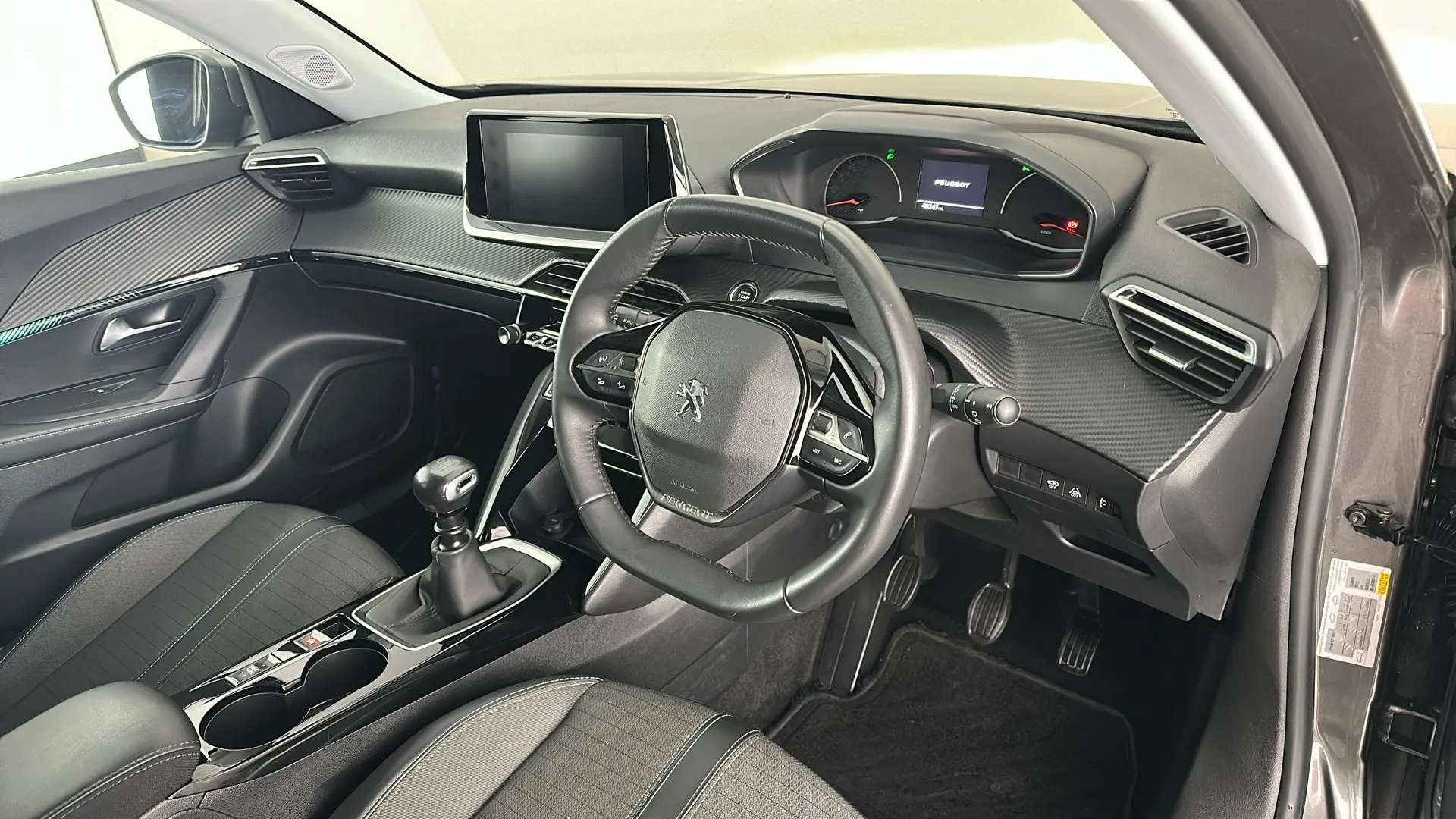 2021 PEUGEOT 2008 2021 PEUGEOT 2008
