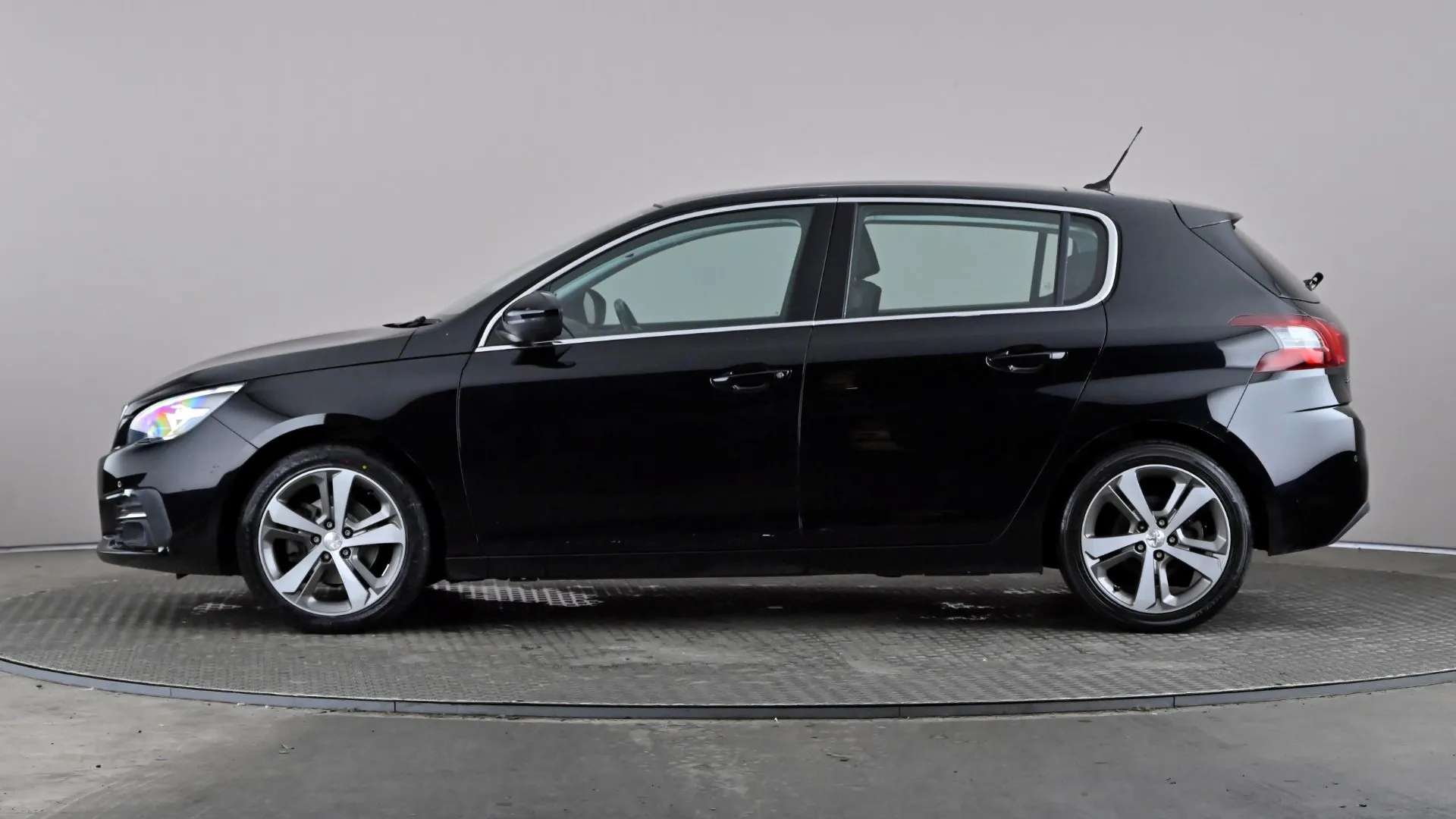 A 2018 PEUGEOT 308 1.2 PureTech 130 Allure A 2018 PEUGEOT 308 1.2 PureTech 130 Allure