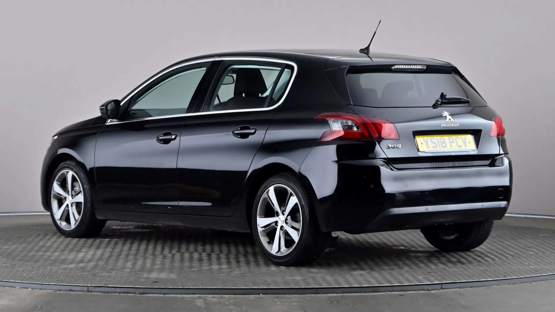 A 2018 PEUGEOT 308 1.2 PureTech 130 Allure A 2018 PEUGEOT 308 1.2 PureTech 130 Allure