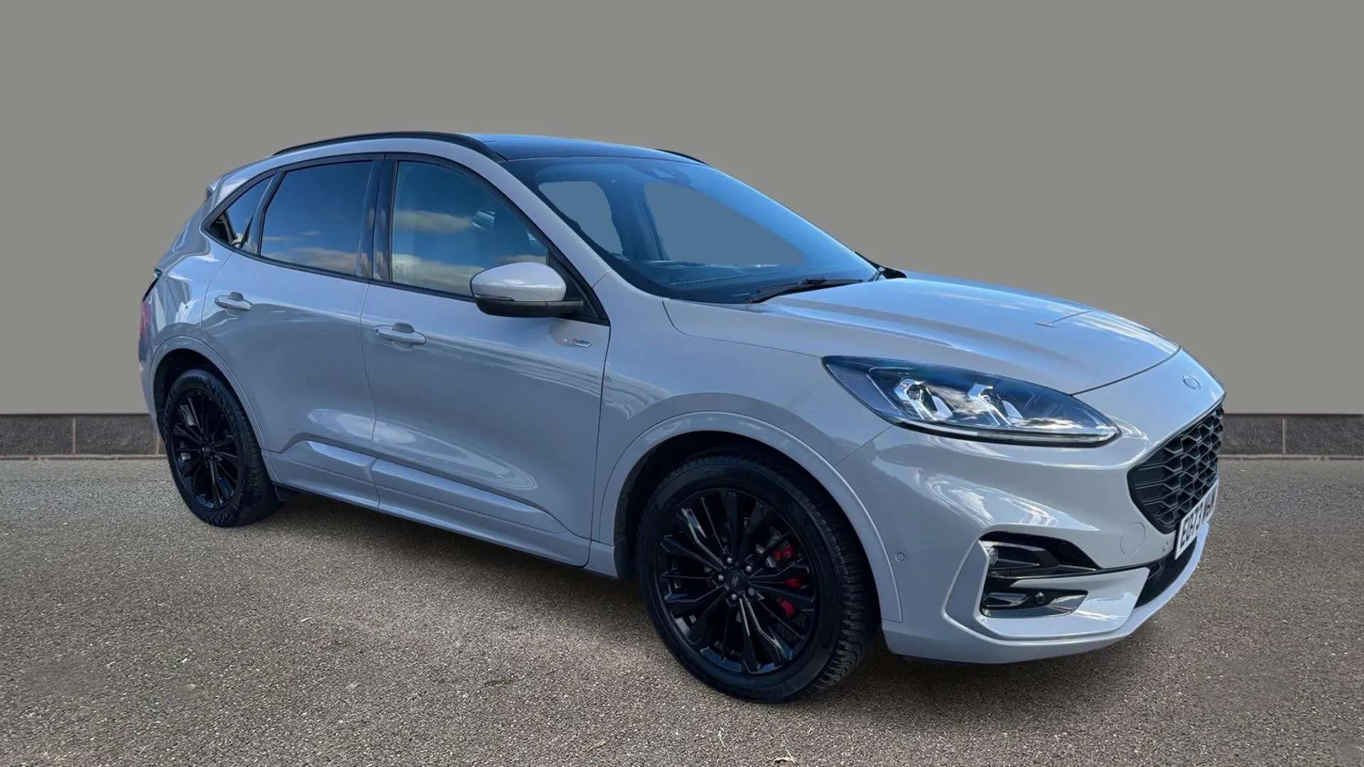 A 2023 FORD KUGA 2.5 FHEV Graphite Tech Edition CVT A 2023 FORD KUGA 2.5 FHEV Graphite Tech Edition CVT