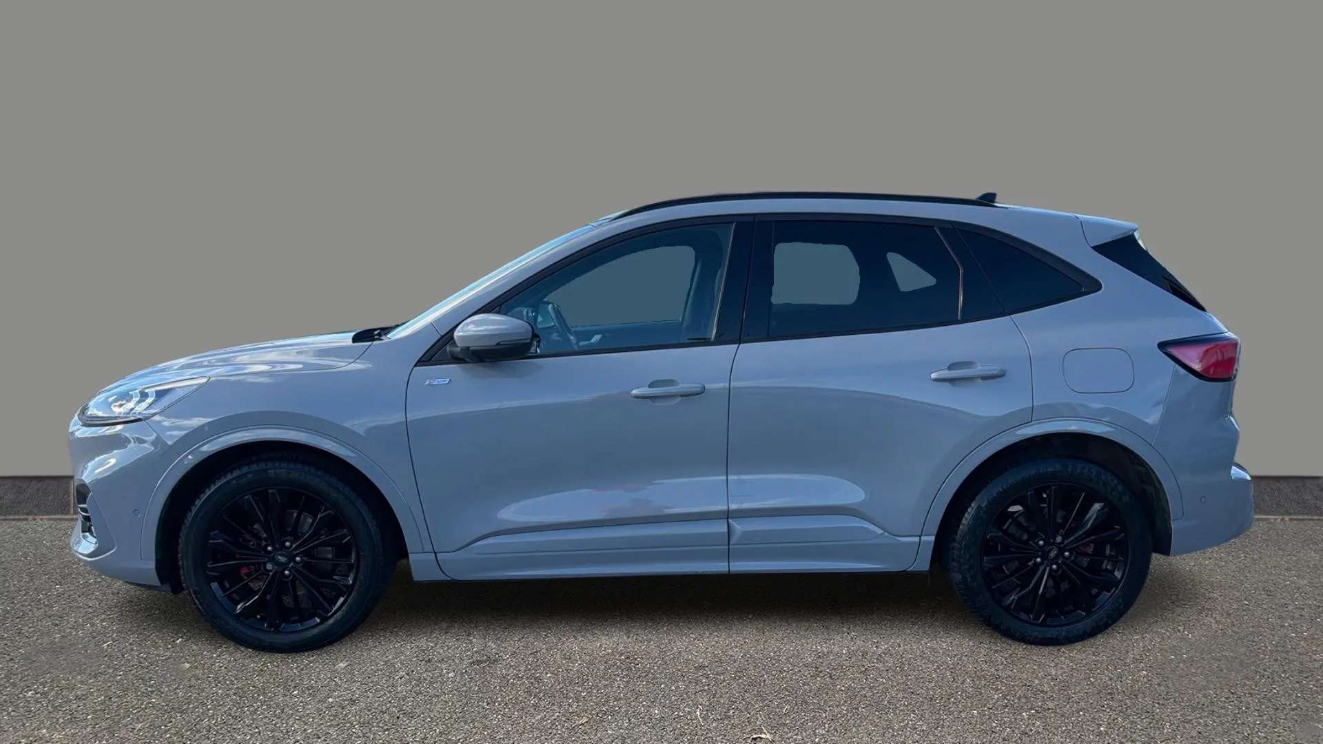 A 2023 FORD KUGA 2.5 FHEV Graphite Tech Edition CVT A 2023 FORD KUGA 2.5 FHEV Graphite Tech Edition CVT
