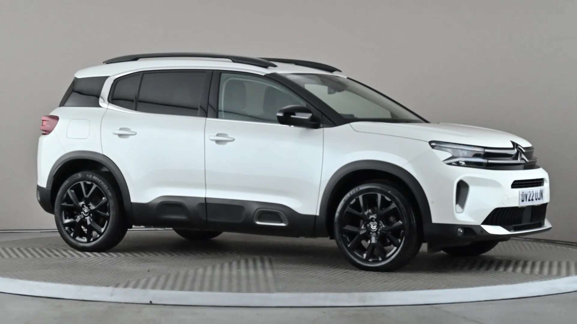A 2022 CITROEN C5 AIRCROSS 1.2 PureTech Shine EAT8 A 2022 CITROEN C5 AIRCROSS 1.2 PureTech Shine EAT8