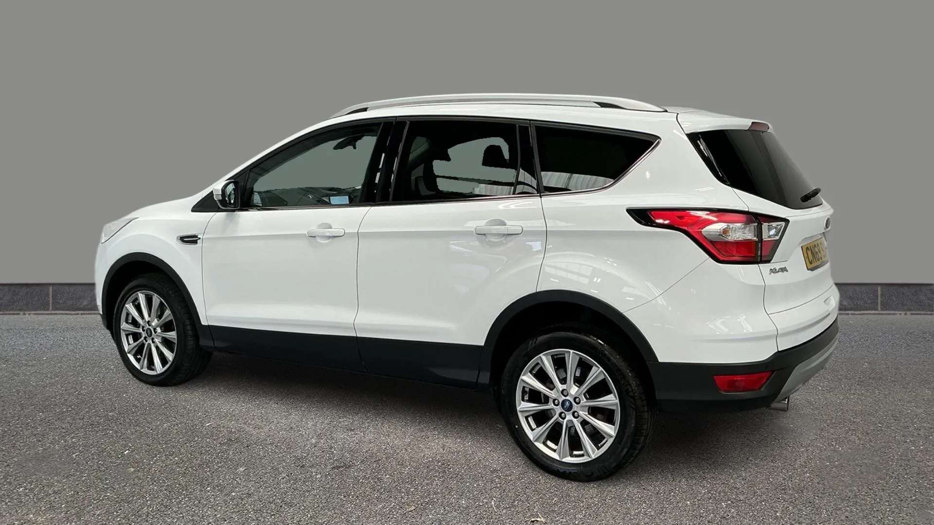 A 2019 FORD KUGA 2.0 TDCi Titanium Edition 2WD A 2019 FORD KUGA 2.0 TDCi Titanium Edition 2WD