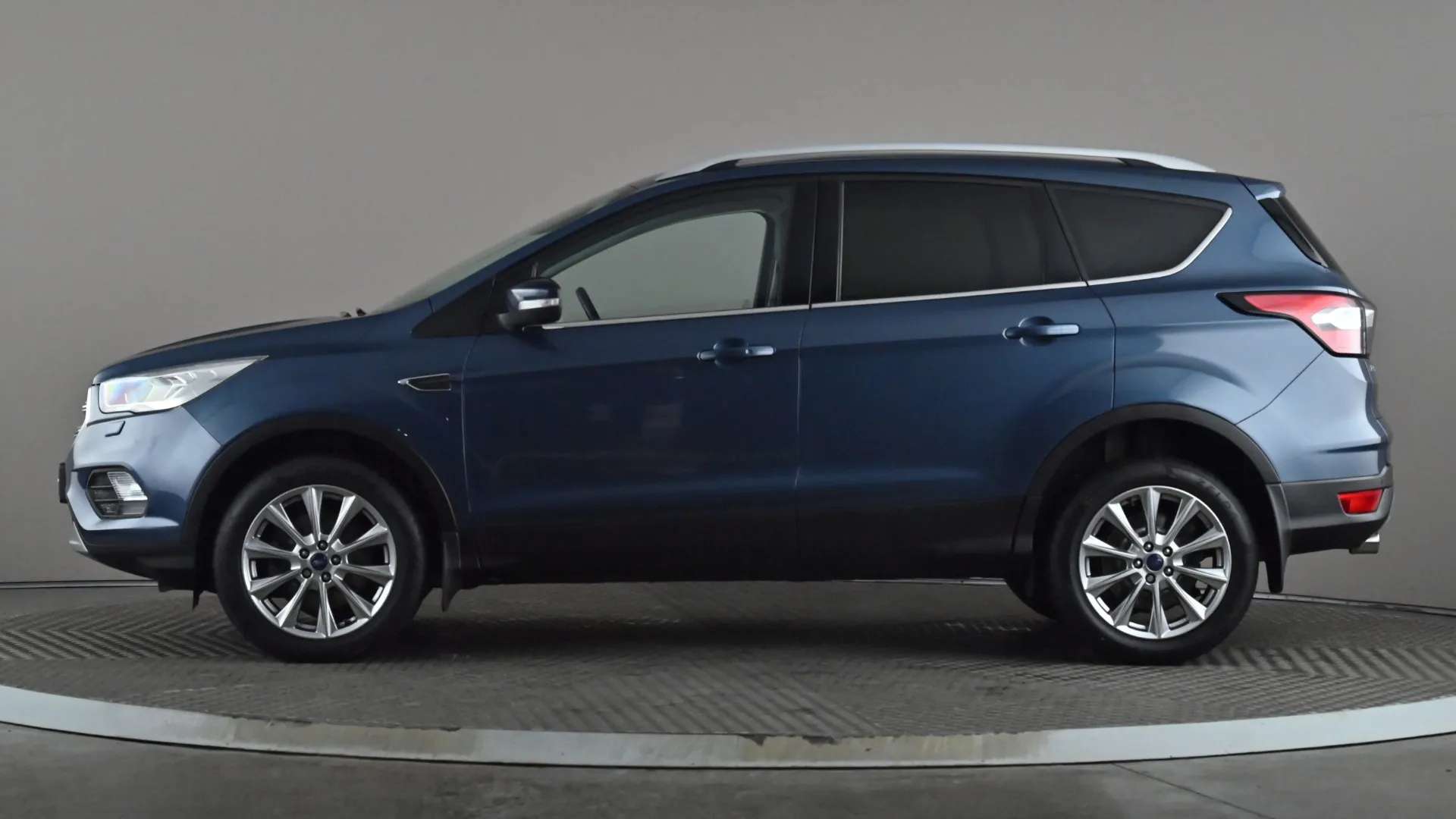 A 2019 FORD KUGA 2.0 TDCi Titanium Edition 2WD A 2019 FORD KUGA 2.0 TDCi Titanium Edition 2WD