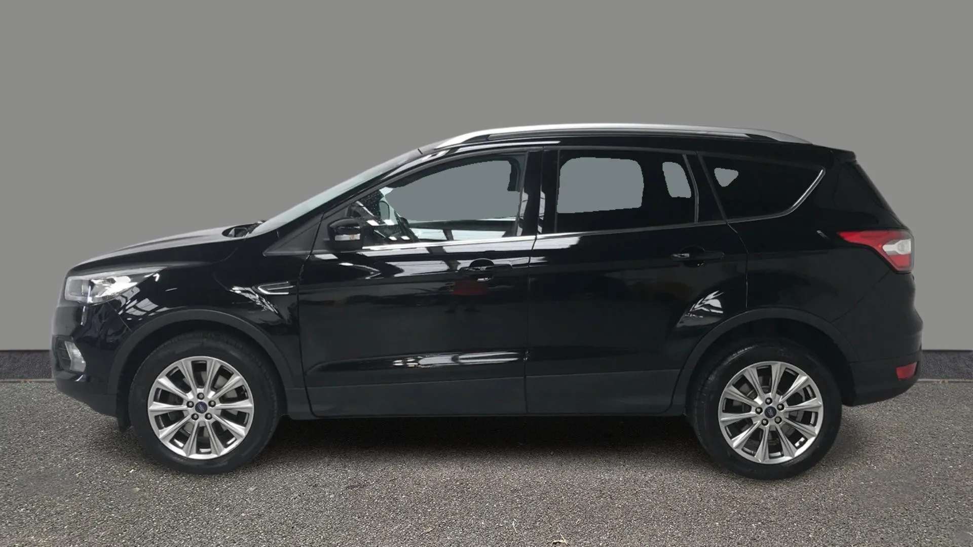 A 2019 FORD KUGA 2.0 TDCi Titanium Edition 2WD A 2019 FORD KUGA 2.0 TDCi Titanium Edition 2WD