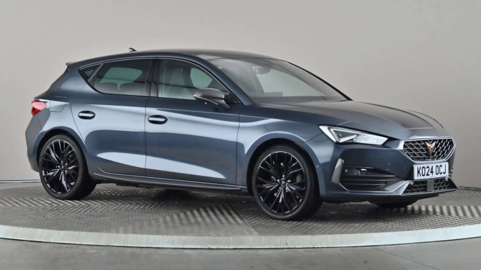 A 2024 CUPRA LEON 1.4 eHybrid VZ2 Design Edition DSG A 2024 CUPRA LEON 1.4 eHybrid VZ2 Design Edition DSG