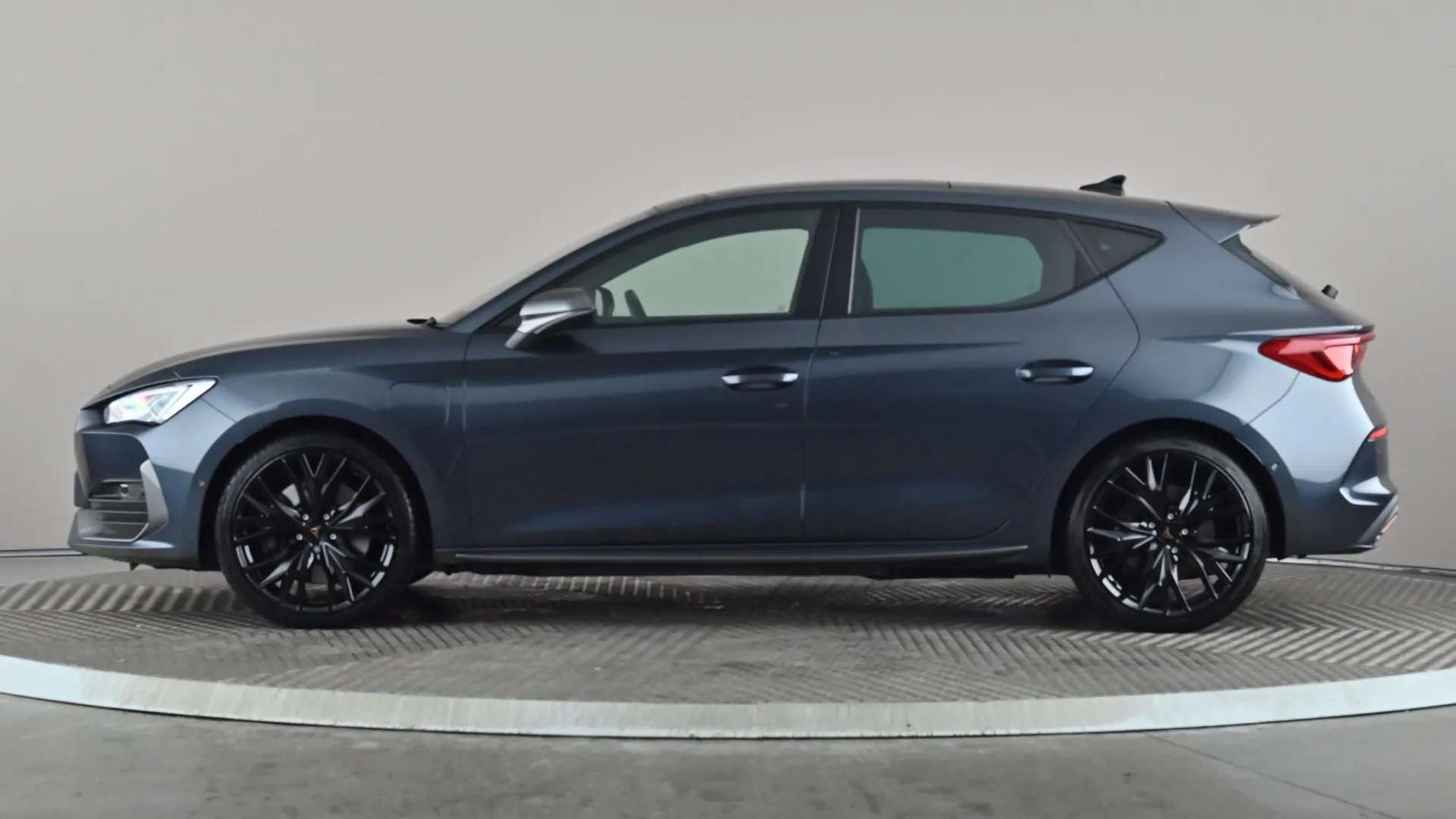 A 2024 CUPRA LEON 1.4 eHybrid VZ2 Design Edition DSG A 2024 CUPRA LEON 1.4 eHybrid VZ2 Design Edition DSG