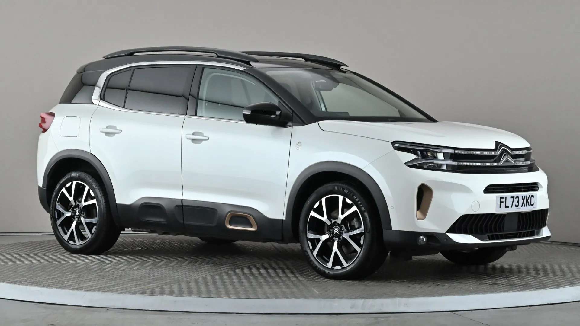 A 2023 CITROEN C5 AIRCROSS 1.6 Plug-in Hybrid C-Series Edition e-EAT8 A 2023 CITROEN C5 AIRCROSS 1.6 Plug-in Hybrid C-Series Edition e-EAT8