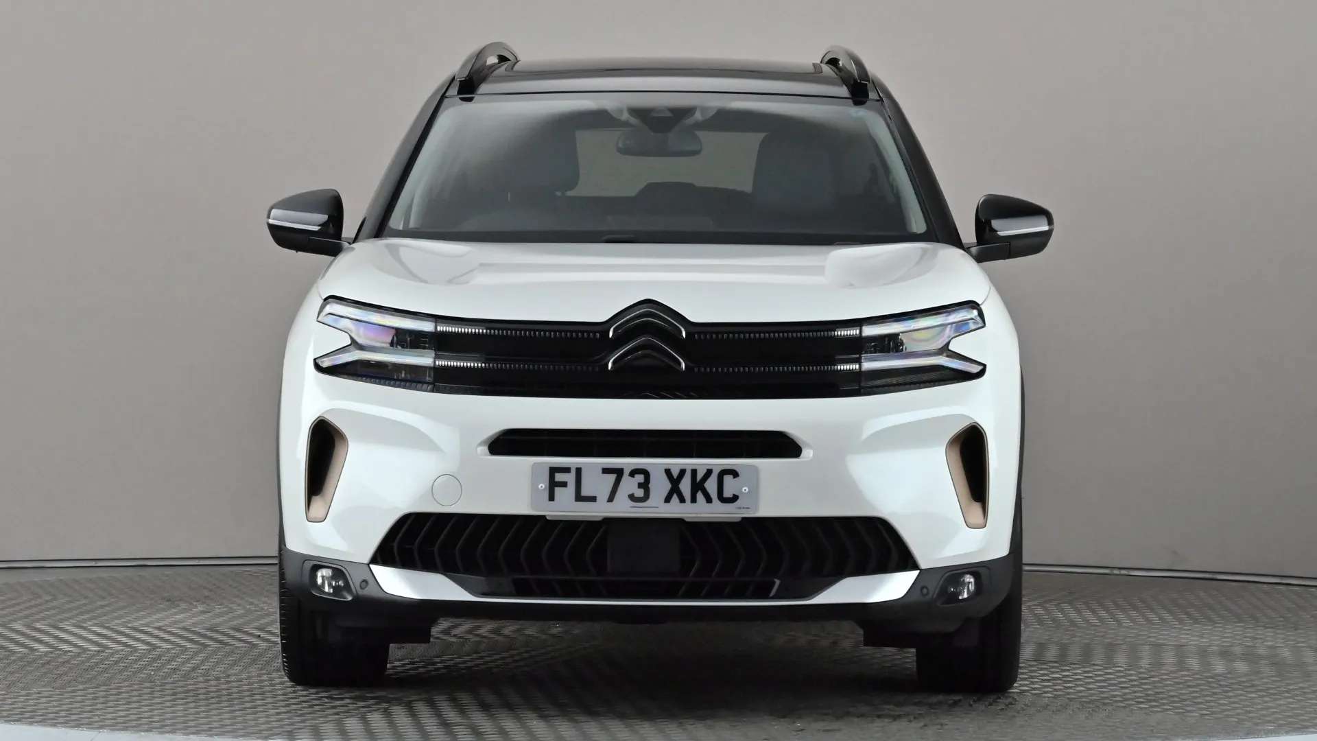 A 2023 CITROEN C5 AIRCROSS 1.6 Plug-in Hybrid C-Series Edition e-EAT8 A 2023 CITROEN C5 AIRCROSS 1.6 Plug-in Hybrid C-Series Edition e-EAT8