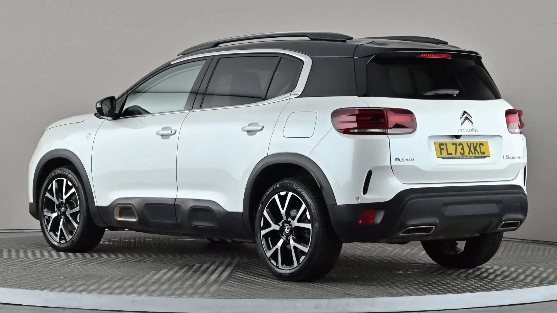 A 2023 CITROEN C5 AIRCROSS 1.6 Plug-in Hybrid C-Series Edition e-EAT8 A 2023 CITROEN C5 AIRCROSS 1.6 Plug-in Hybrid C-Series Edition e-EAT8