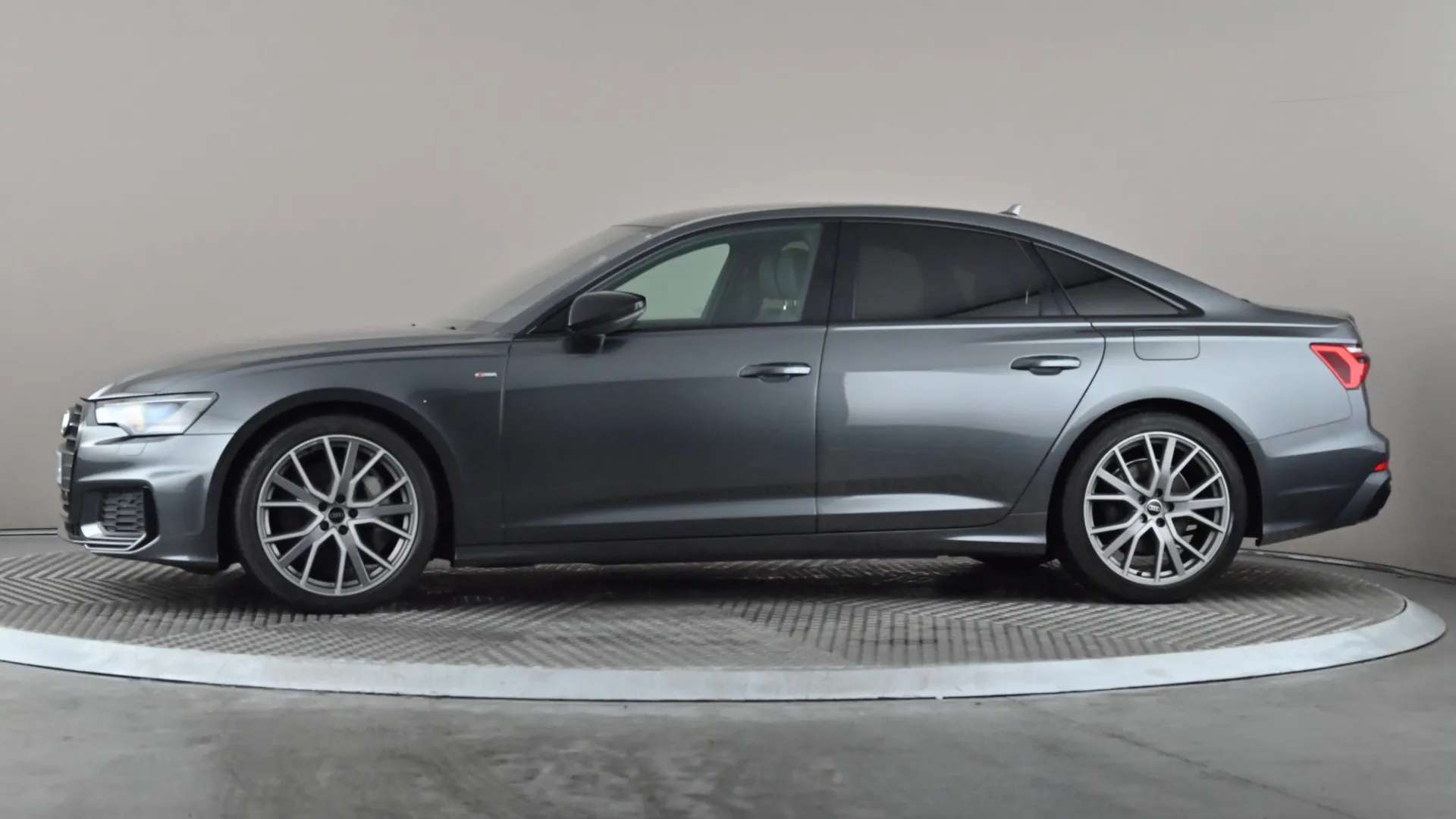 A 2022 AUDI A6 50 TFSI e 17.9kWh Quattro Black Edition S Tron A 2022 AUDI A6 50 TFSI e 17.9kWh Quattro Black Edition S Tron