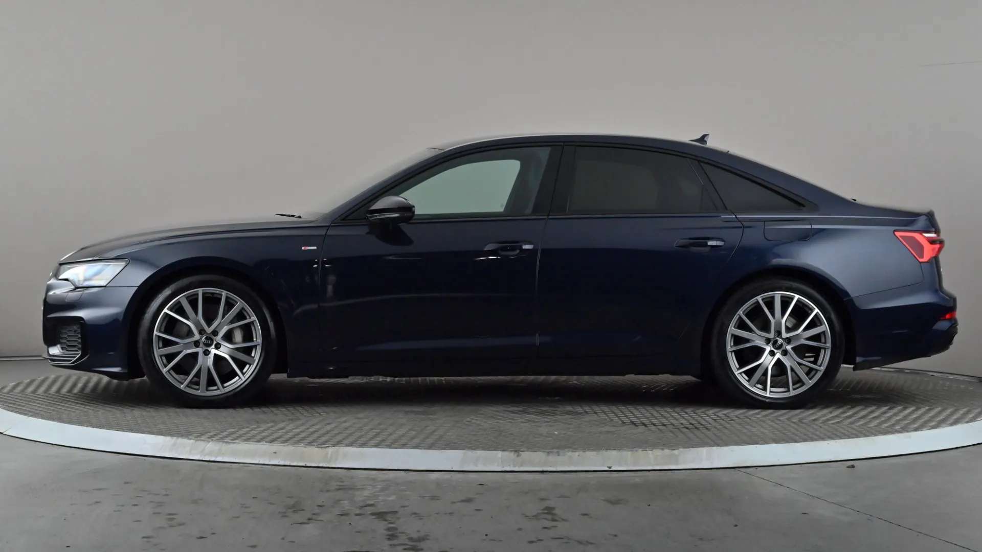 A 2023 AUDI A6 50 TFSI e 17.9kWh Quattro Black Edition S Tron A 2023 AUDI A6 50 TFSI e 17.9kWh Quattro Black Edition S Tron