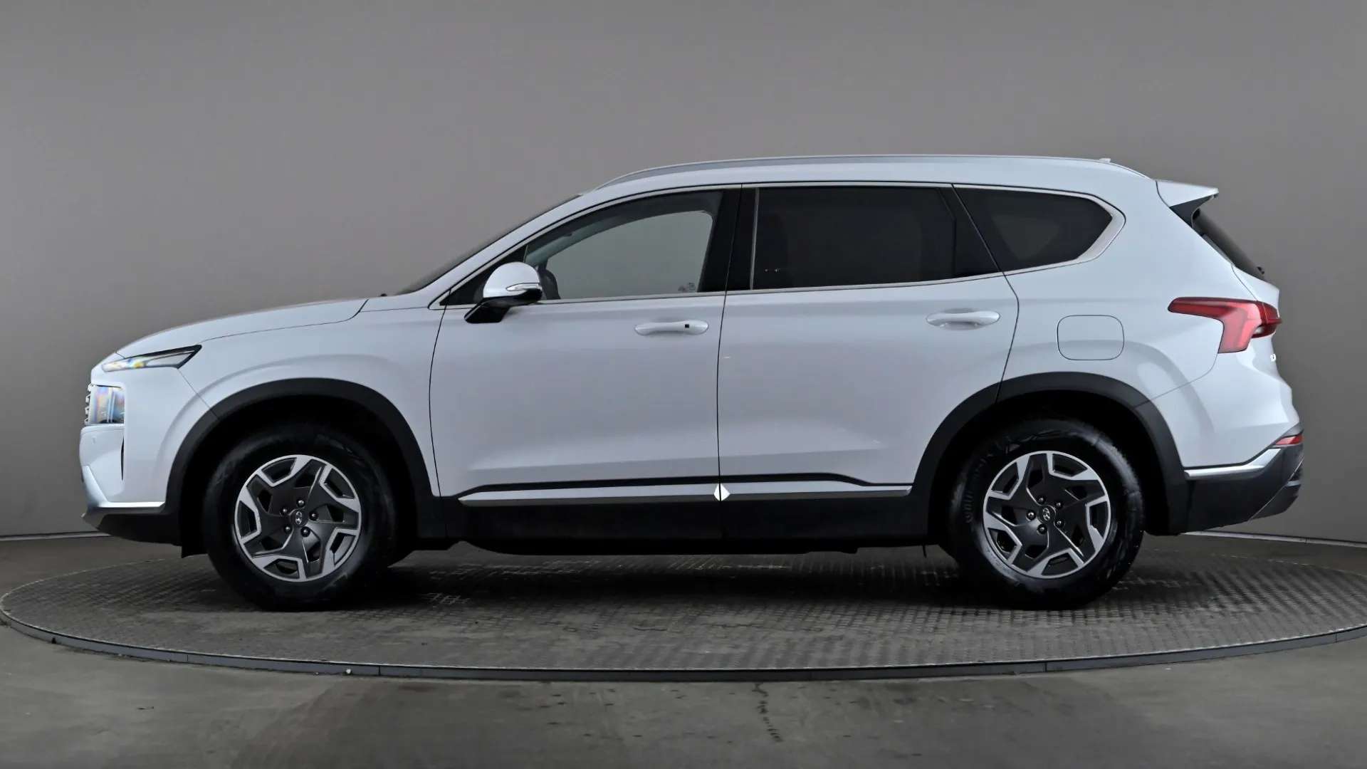 A 2023 HYUNDAI SANTA FE 1.6 TGDi Hybrid Premium 4WD Auto A 2023 HYUNDAI SANTA FE 1.6 TGDi Hybrid Premium 4WD Auto