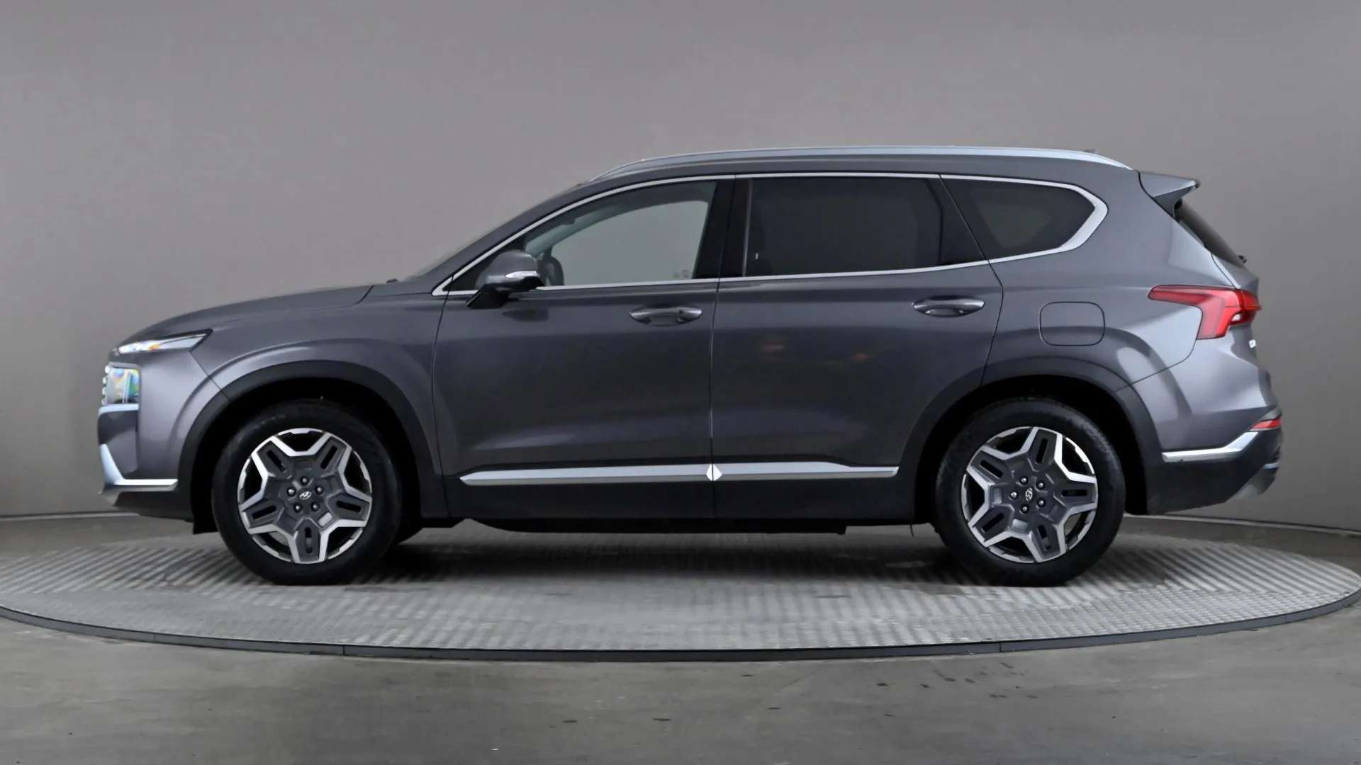 A 2023 HYUNDAI SANTA FE 1.6 TGDi Plug-in Hybrid Premium 4WD Auto A 2023 HYUNDAI SANTA FE 1.6 TGDi Plug-in Hybrid Premium 4WD Auto