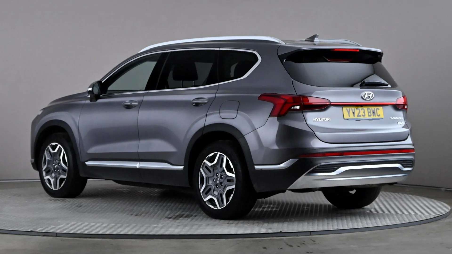 A 2023 HYUNDAI SANTA FE 1.6 TGDi Plug-in Hybrid Premium 4WD Auto A 2023 HYUNDAI SANTA FE 1.6 TGDi Plug-in Hybrid Premium 4WD Auto