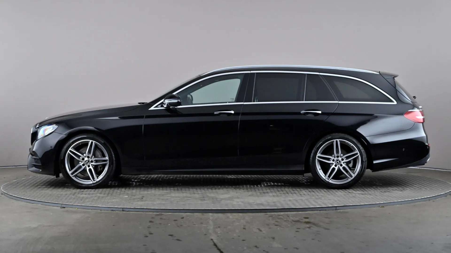 A 2018 MERCEDES-BENZ E CLASS E 200 AMG Line Premium 9G-Tronic A 2018 MERCEDES-BENZ E CLASS E 200 AMG Line Premium 9G-Tronic