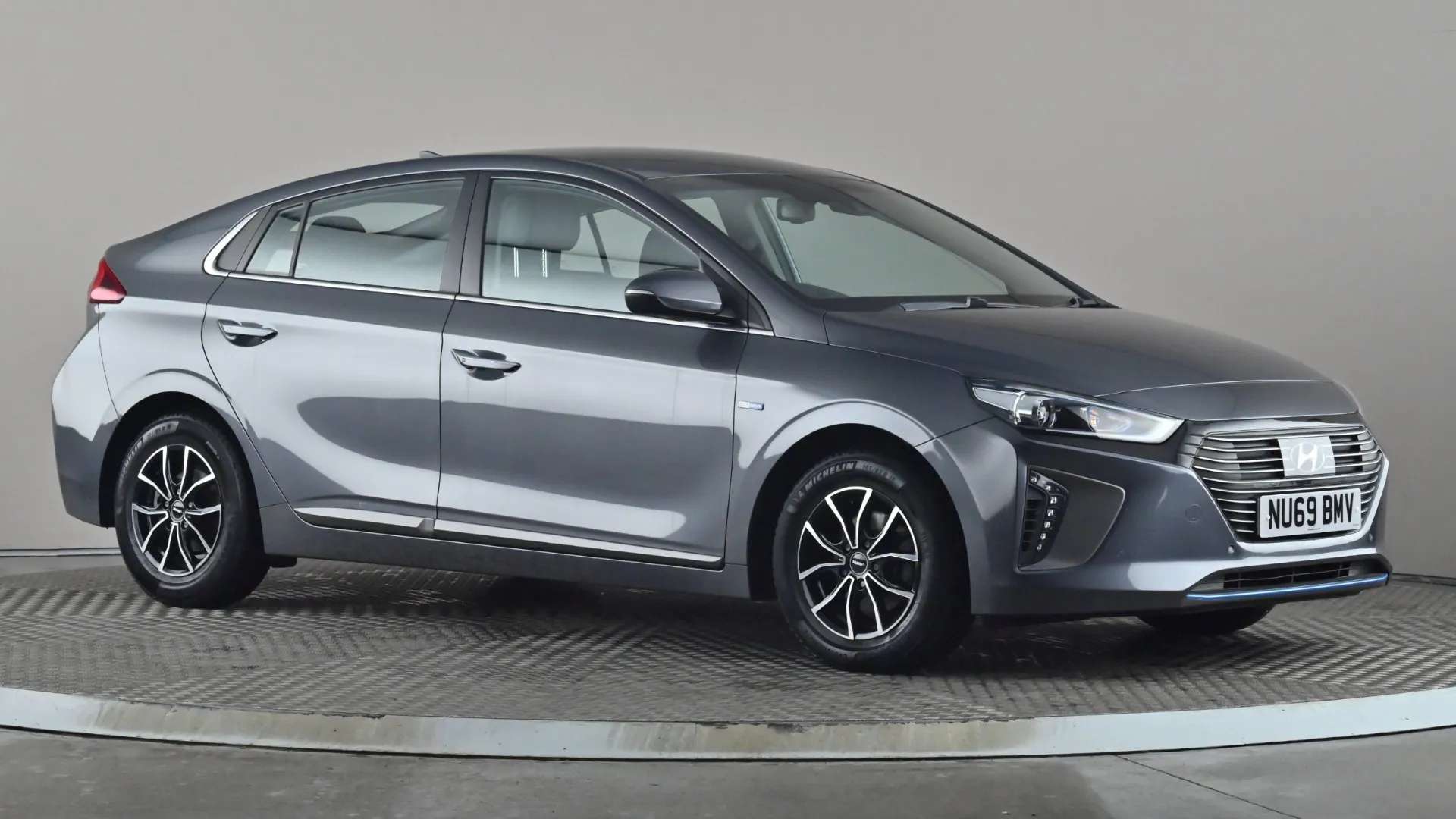 A 2019 HYUNDAI IONIQ 1.6 GDi Hybrid Premium SE DCT A 2019 HYUNDAI IONIQ 1.6 GDi Hybrid Premium SE DCT