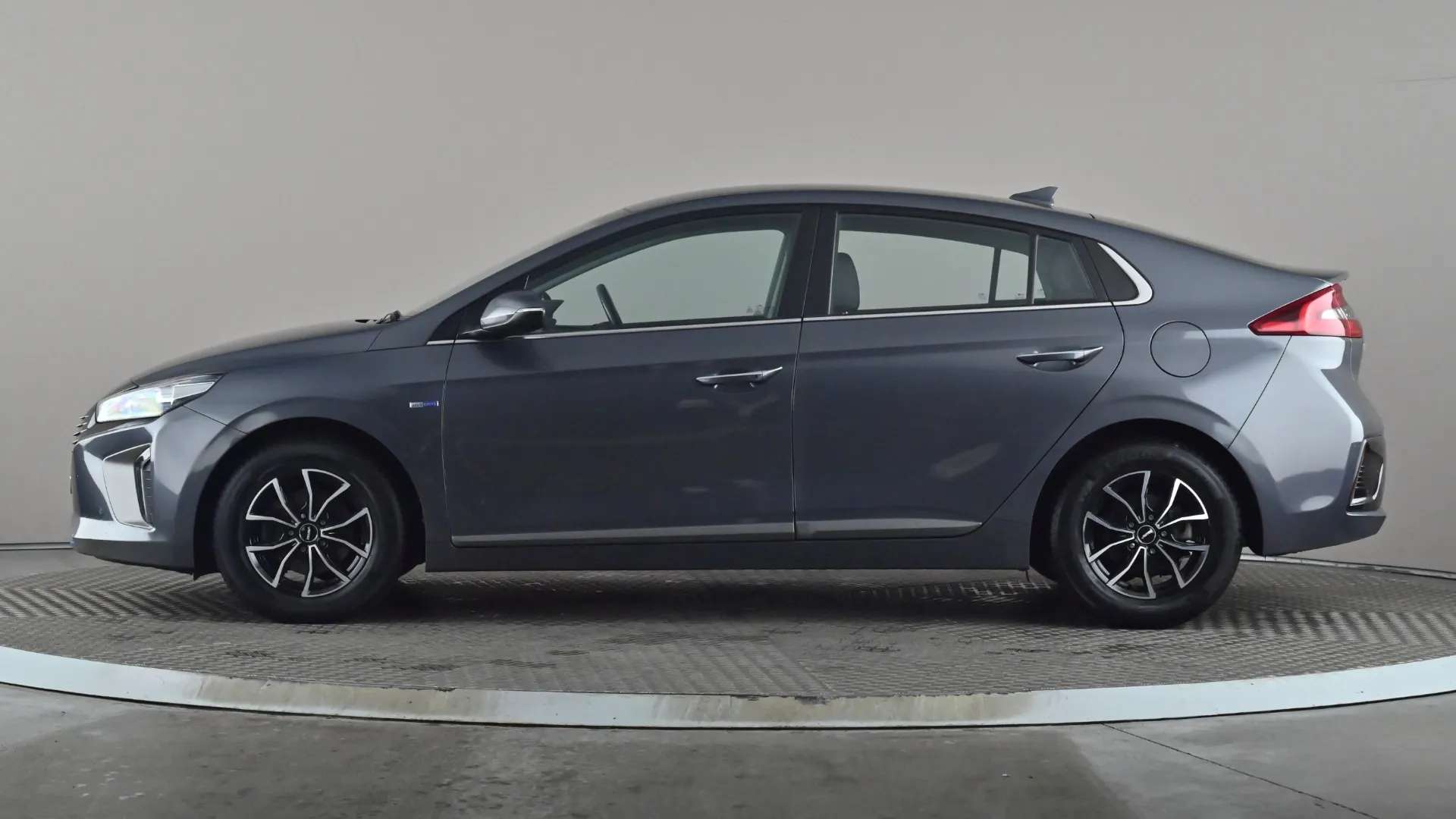 A 2019 HYUNDAI IONIQ 1.6 GDi Hybrid Premium SE DCT A 2019 HYUNDAI IONIQ 1.6 GDi Hybrid Premium SE DCT