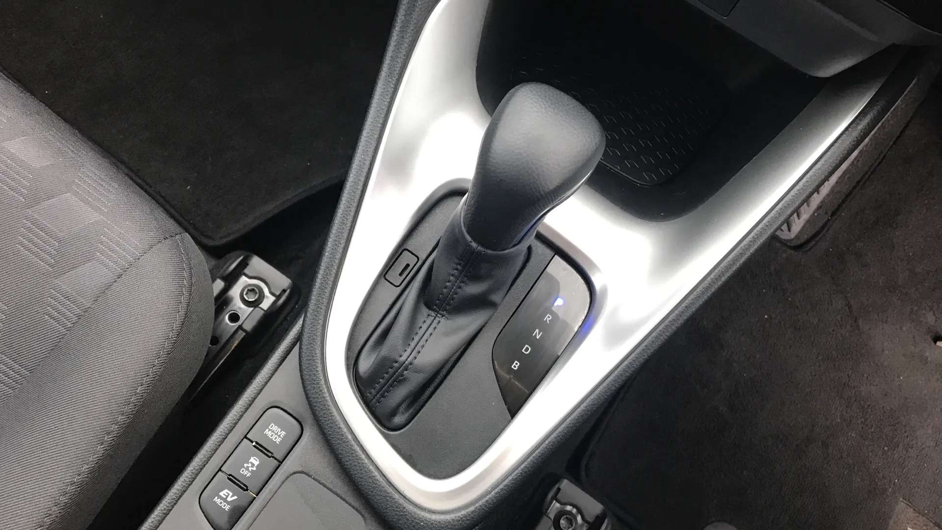 2024 MAZDA 2 HYBRID 2024 MAZDA 2 HYBRID