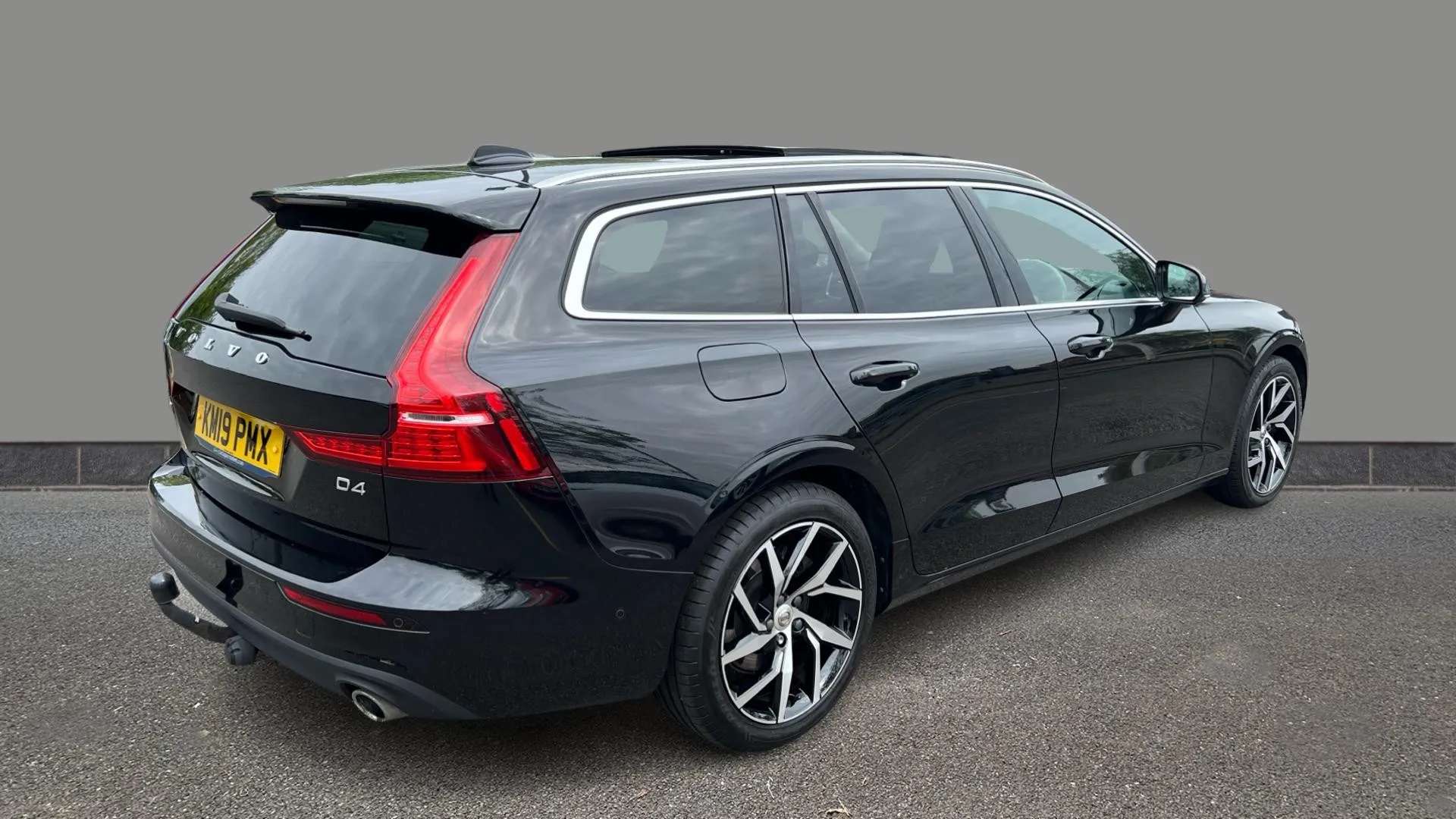 2019 VOLVO V60 2019 VOLVO V60