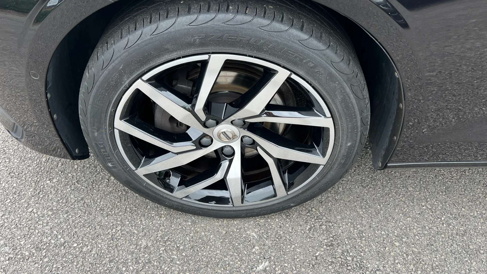 2019 VOLVO V60 2019 VOLVO V60