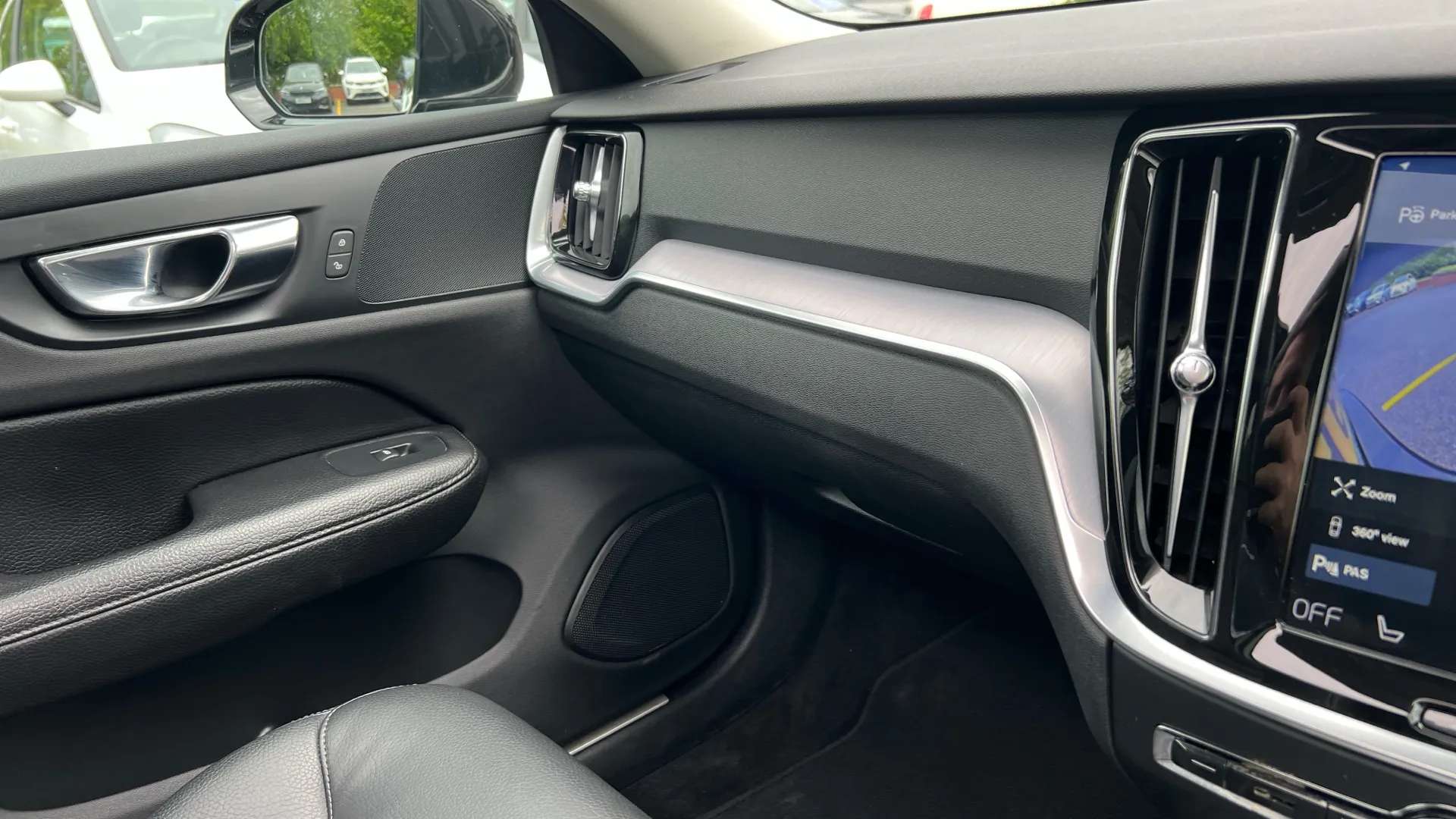 2019 VOLVO V60 2019 VOLVO V60