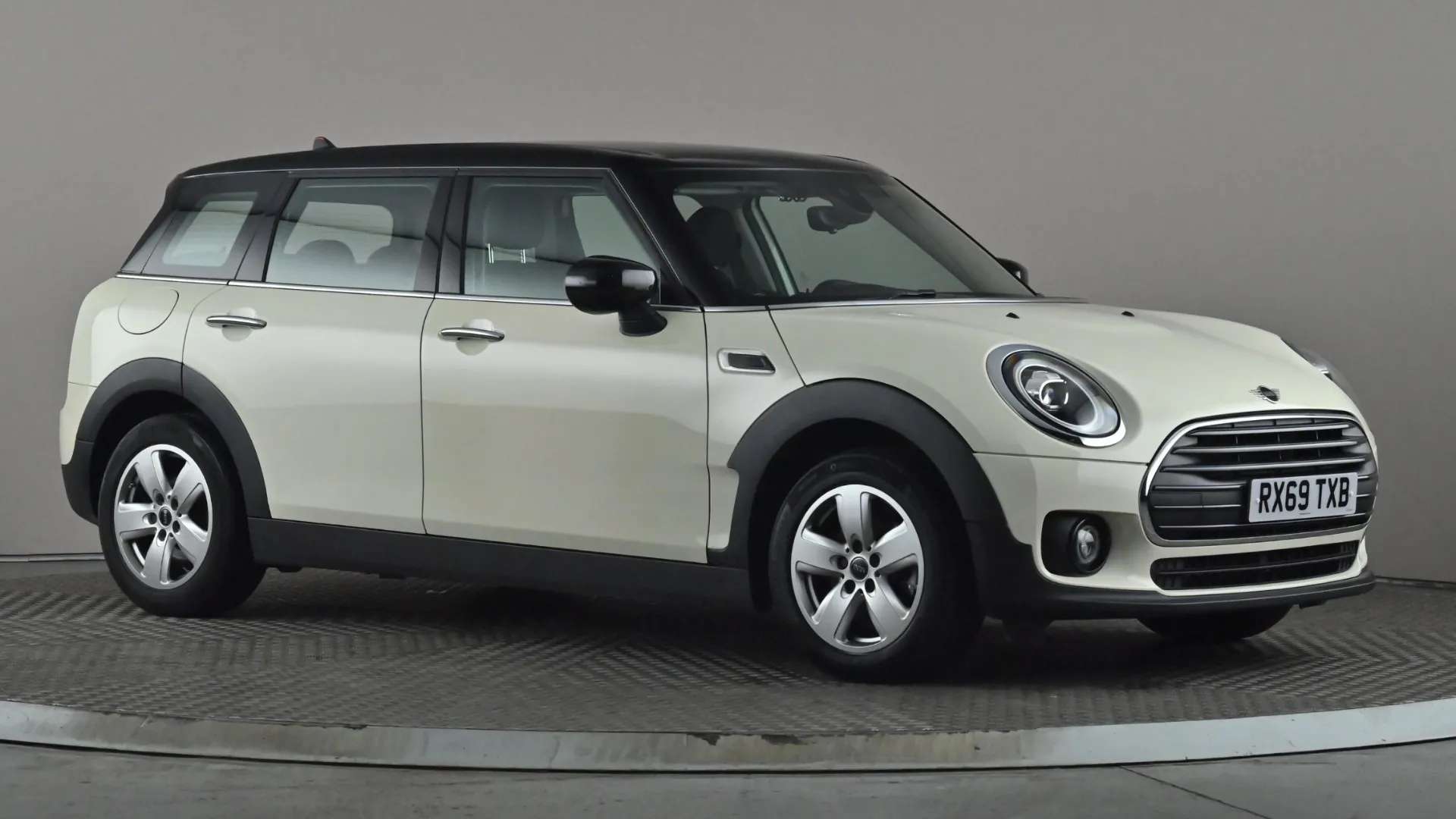 A 2020 MINI CLUBMAN 1.5 Cooper Classic 6dr A 2020 MINI CLUBMAN 1.5 Cooper Classic 6dr
