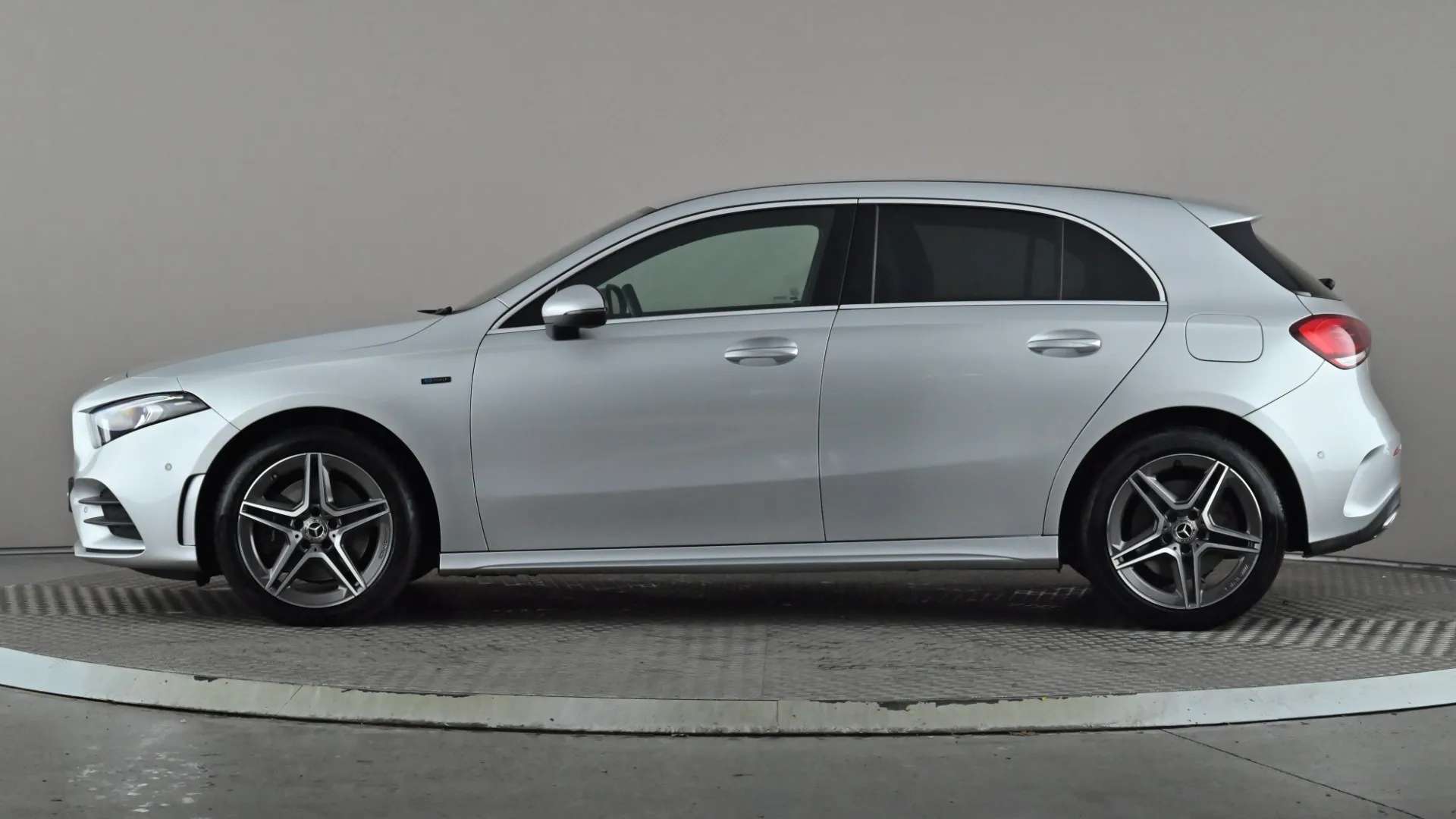 A 2020 MERCEDES-BENZ A CLASS A250e AMG Line Premium Auto A 2020 MERCEDES-BENZ A CLASS A250e AMG Line Premium Auto