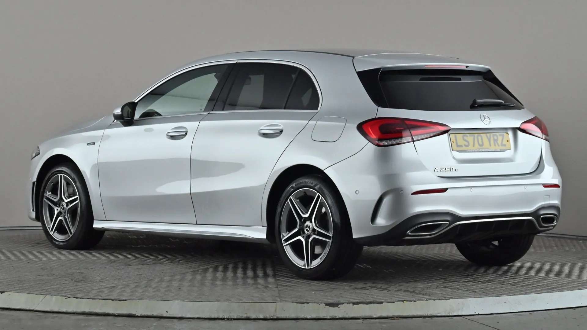 A 2020 MERCEDES-BENZ A CLASS A250e AMG Line Premium Auto A 2020 MERCEDES-BENZ A CLASS A250e AMG Line Premium Auto