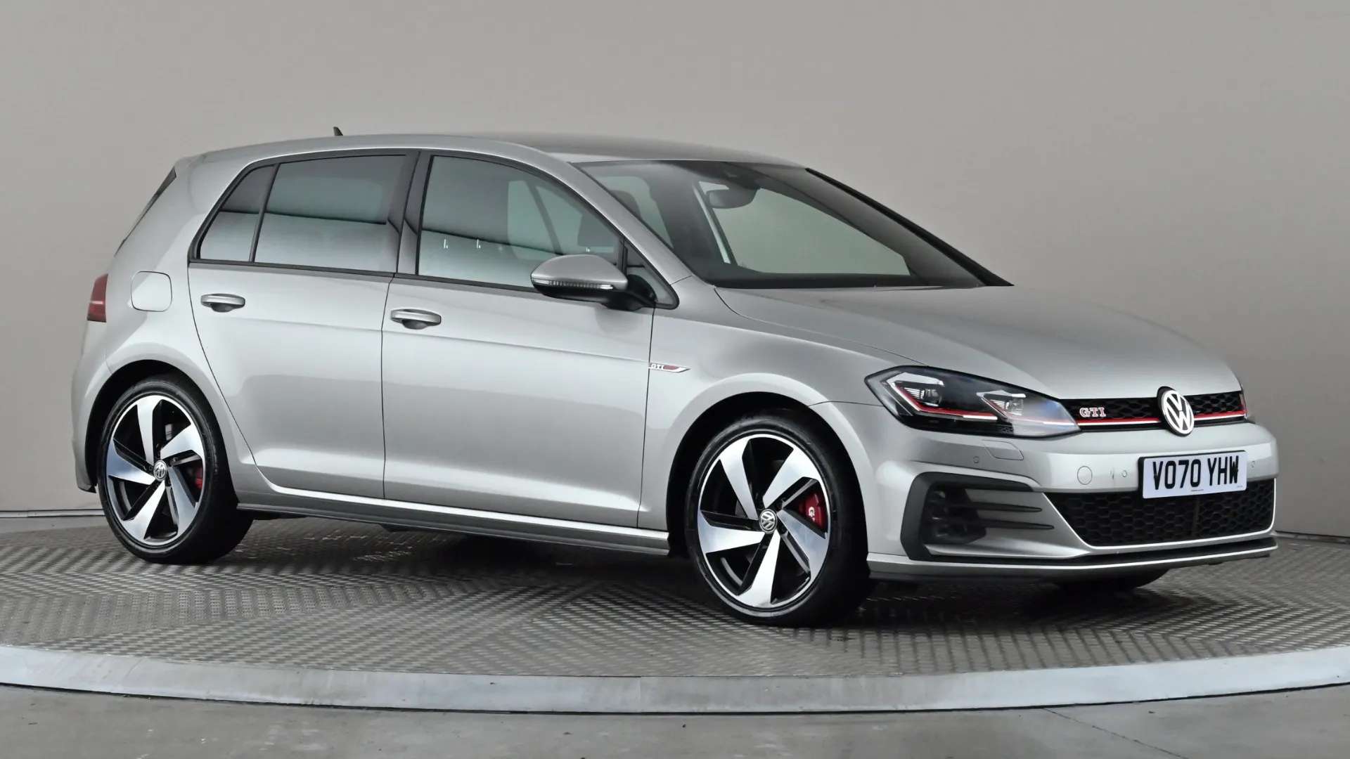 A 2020 VOLKSWAGEN GOLF 2.0 TSI 245 GTI Performance DSG A 2020 VOLKSWAGEN GOLF 2.0 TSI 245 GTI Performance DSG