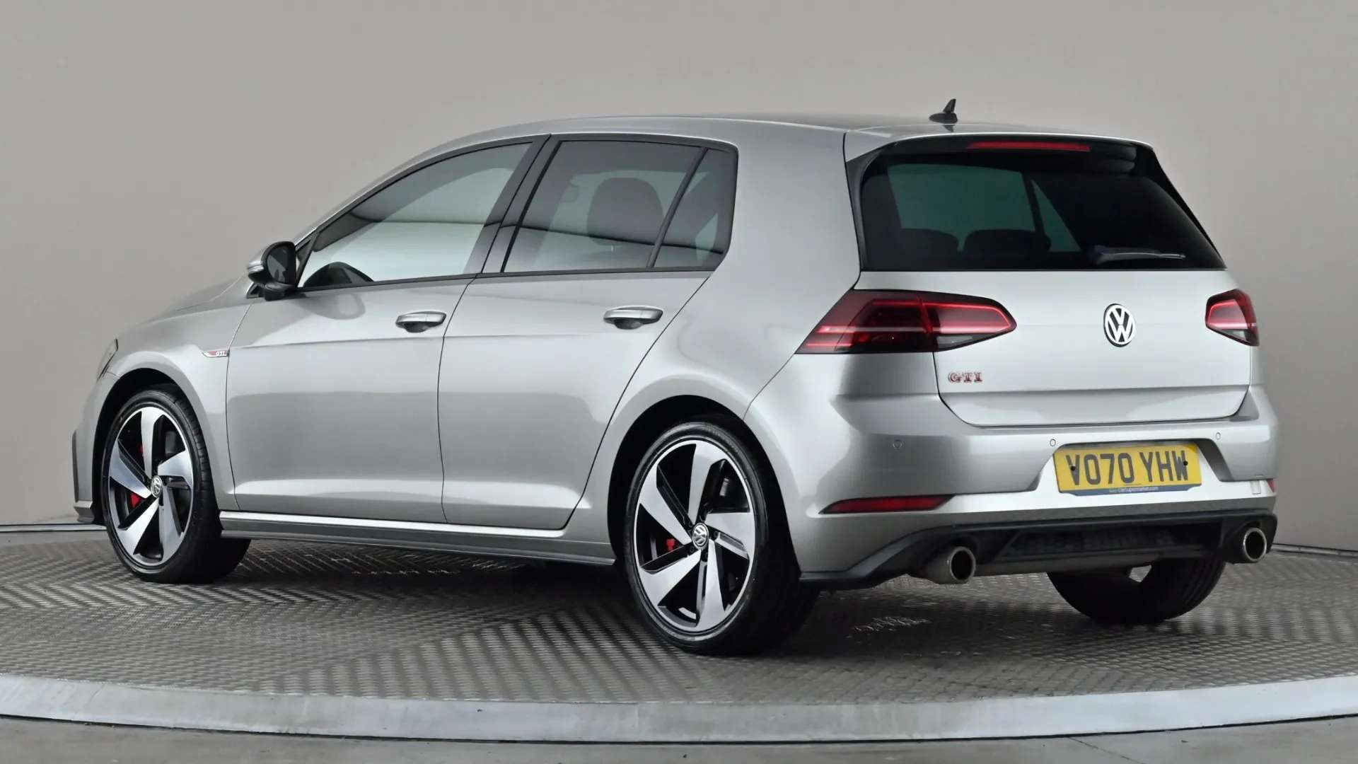 A 2020 VOLKSWAGEN GOLF 2.0 TSI 245 GTI Performance DSG A 2020 VOLKSWAGEN GOLF 2.0 TSI 245 GTI Performance DSG