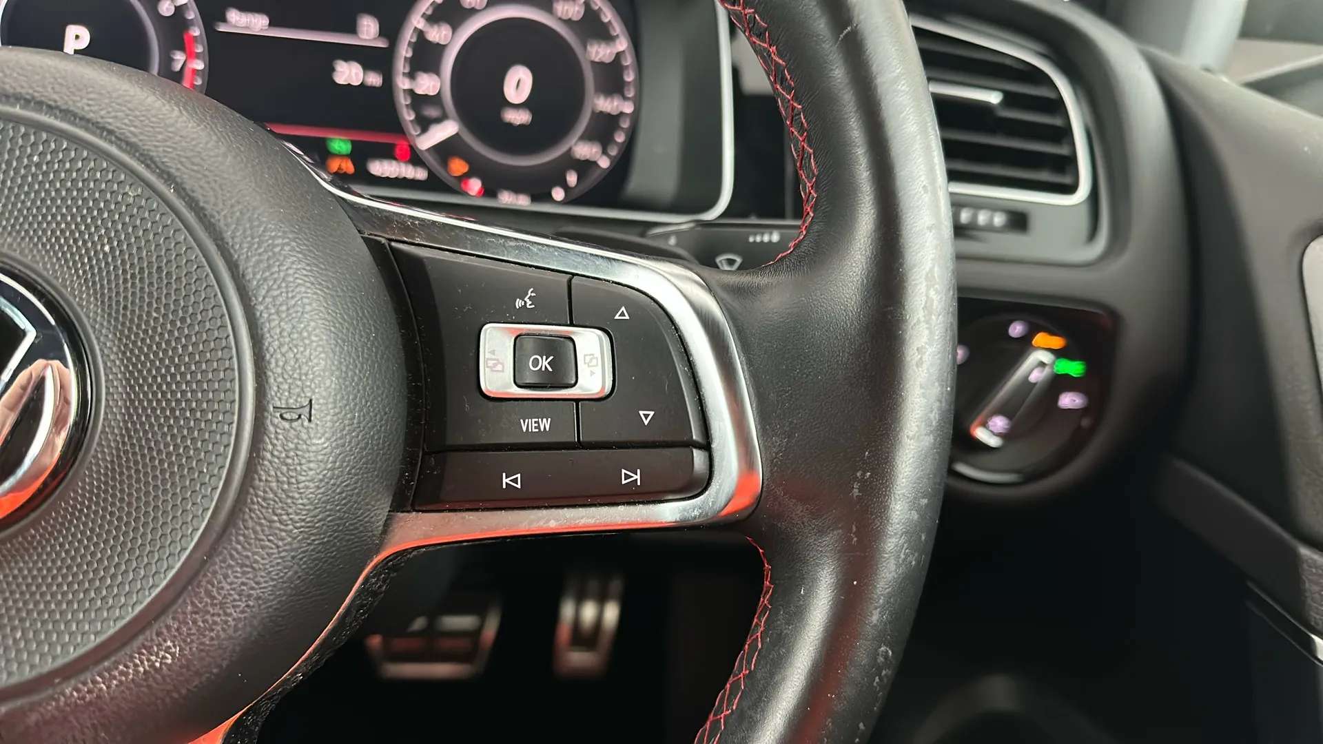 2020 VOLKSWAGEN GOLF 2020 VOLKSWAGEN GOLF
