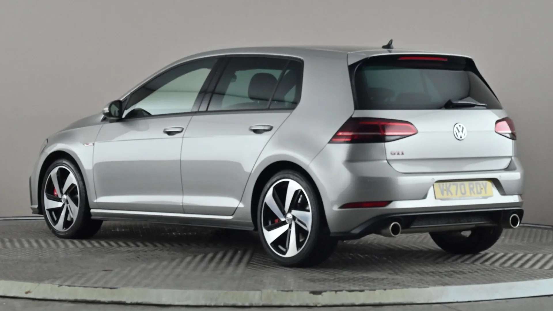 A 2020 VOLKSWAGEN GOLF 2.0 TSI 245 GTI Performance DSG A 2020 VOLKSWAGEN GOLF 2.0 TSI 245 GTI Performance DSG