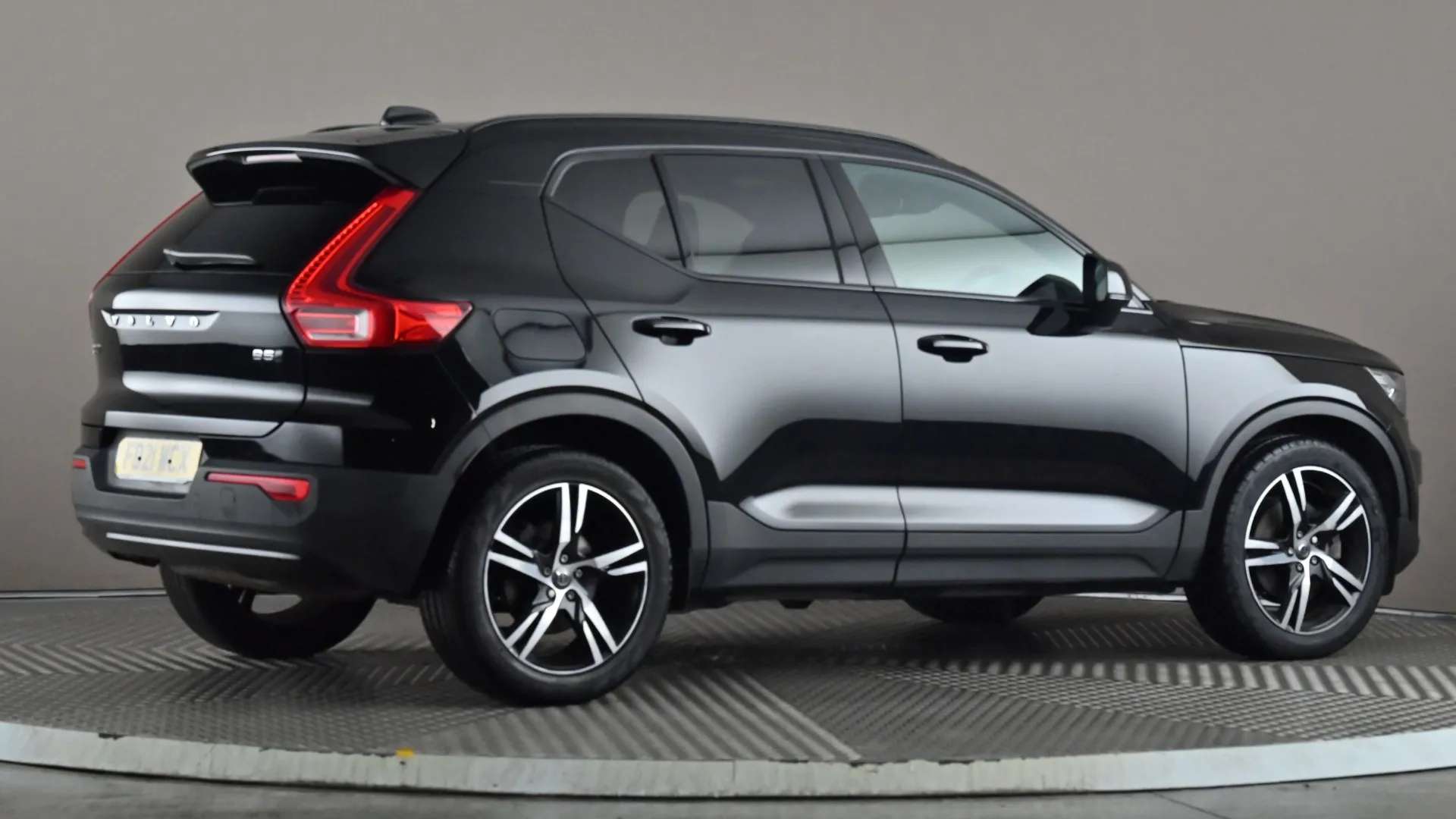2021 VOLVO XC40 2021 VOLVO XC40
