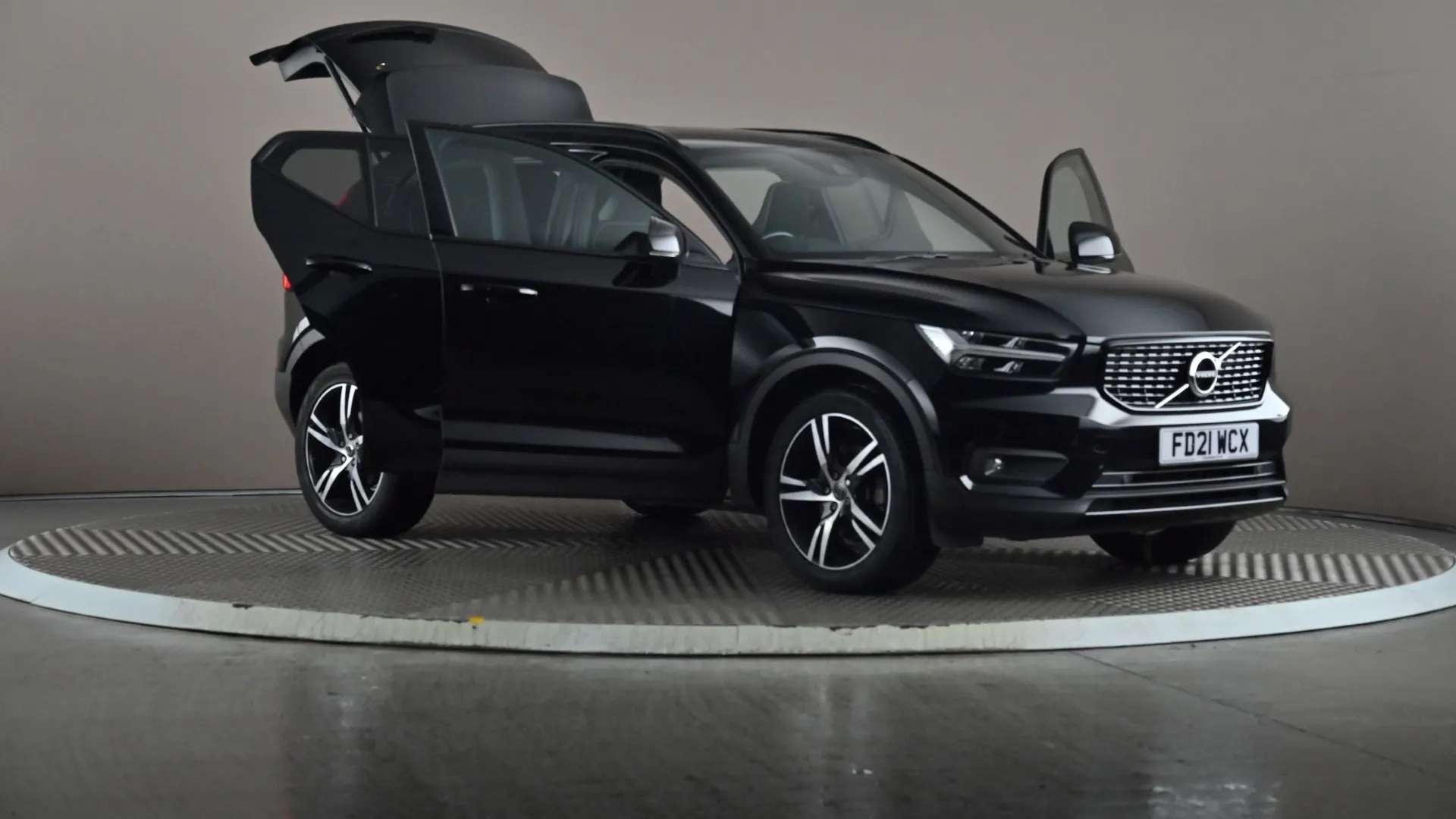 2021 VOLVO XC40 2021 VOLVO XC40