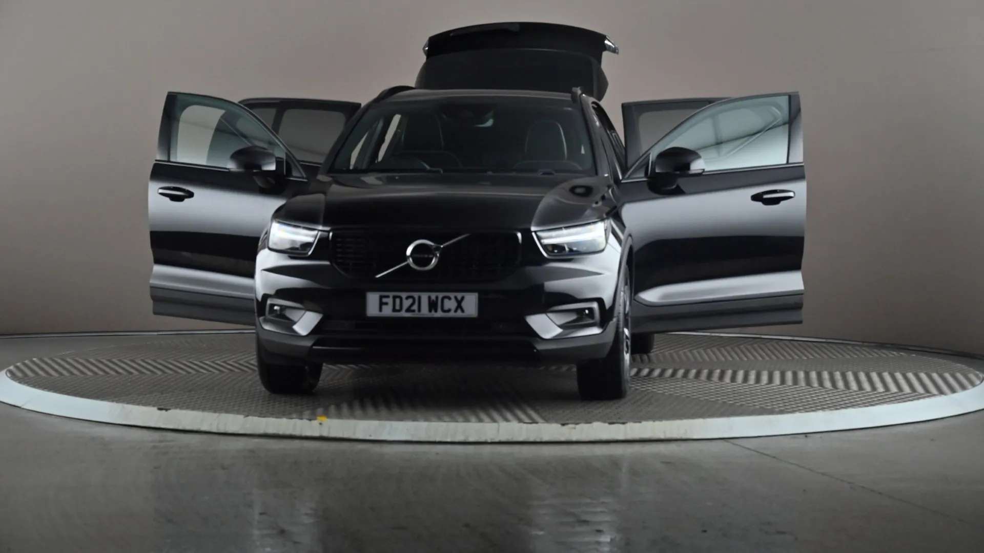 2021 VOLVO XC40 2021 VOLVO XC40