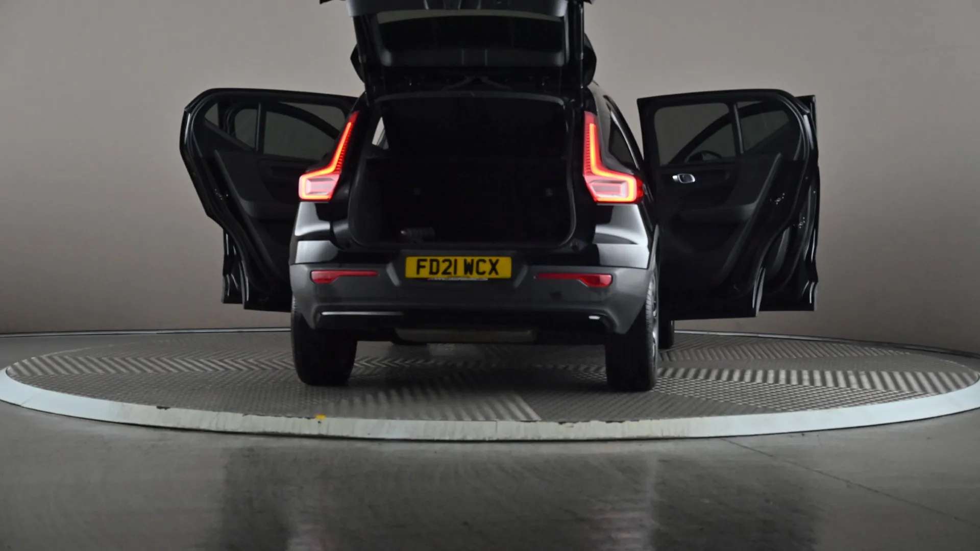 2021 VOLVO XC40 2021 VOLVO XC40