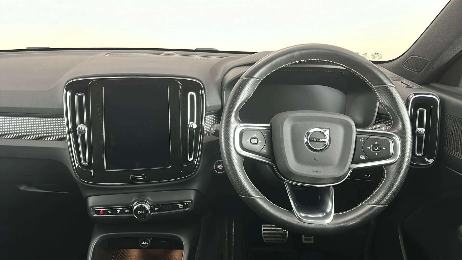 2021 VOLVO XC40 2021 VOLVO XC40