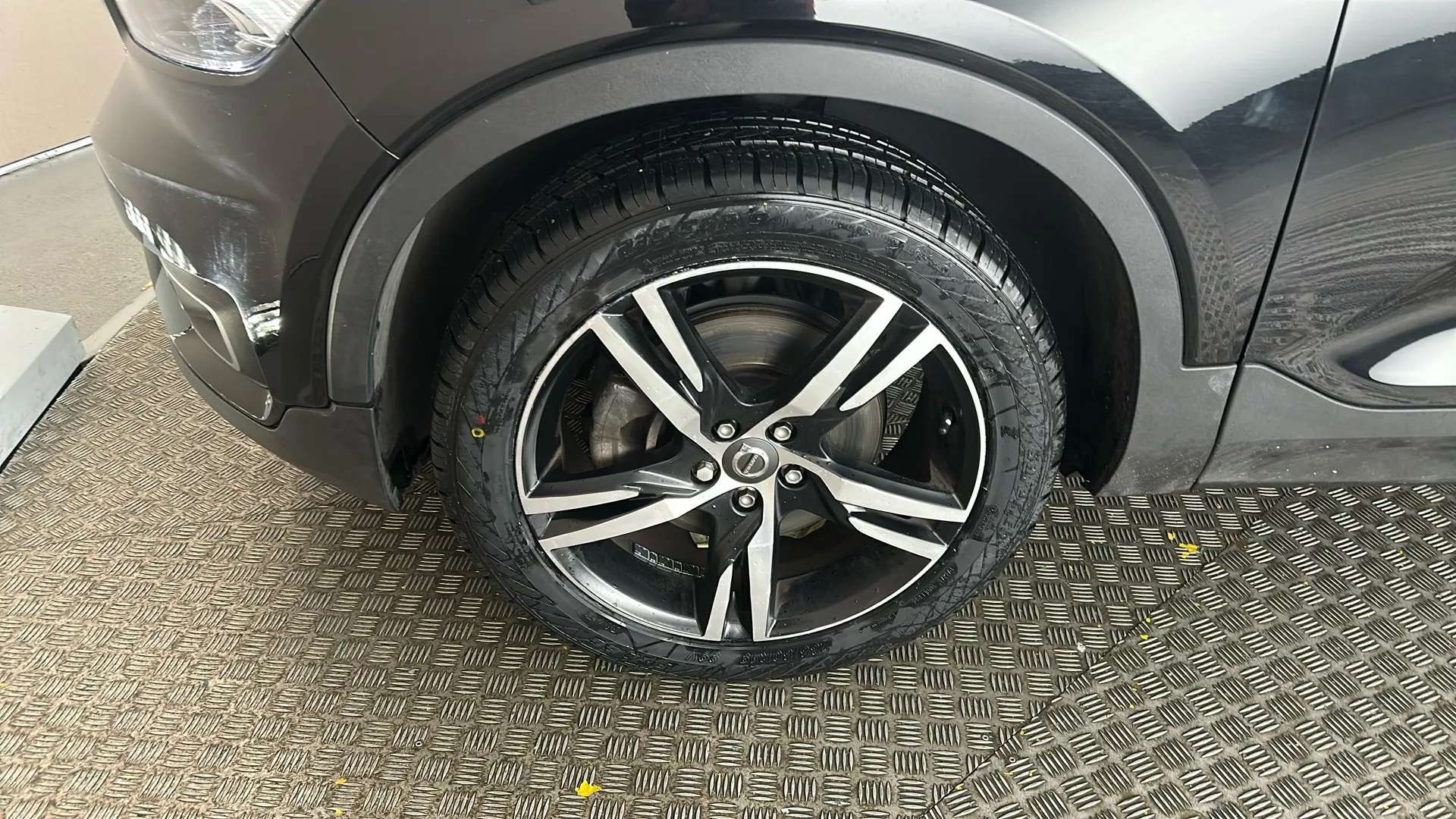 2021 VOLVO XC40 2021 VOLVO XC40