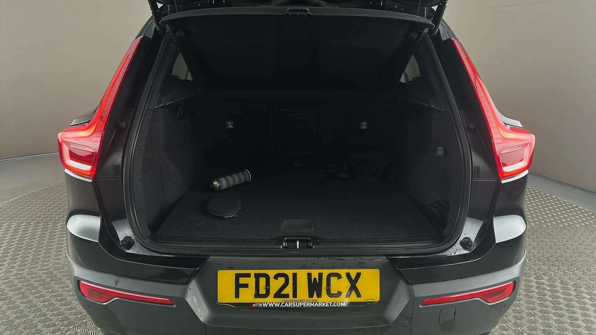 2021 VOLVO XC40 2021 VOLVO XC40