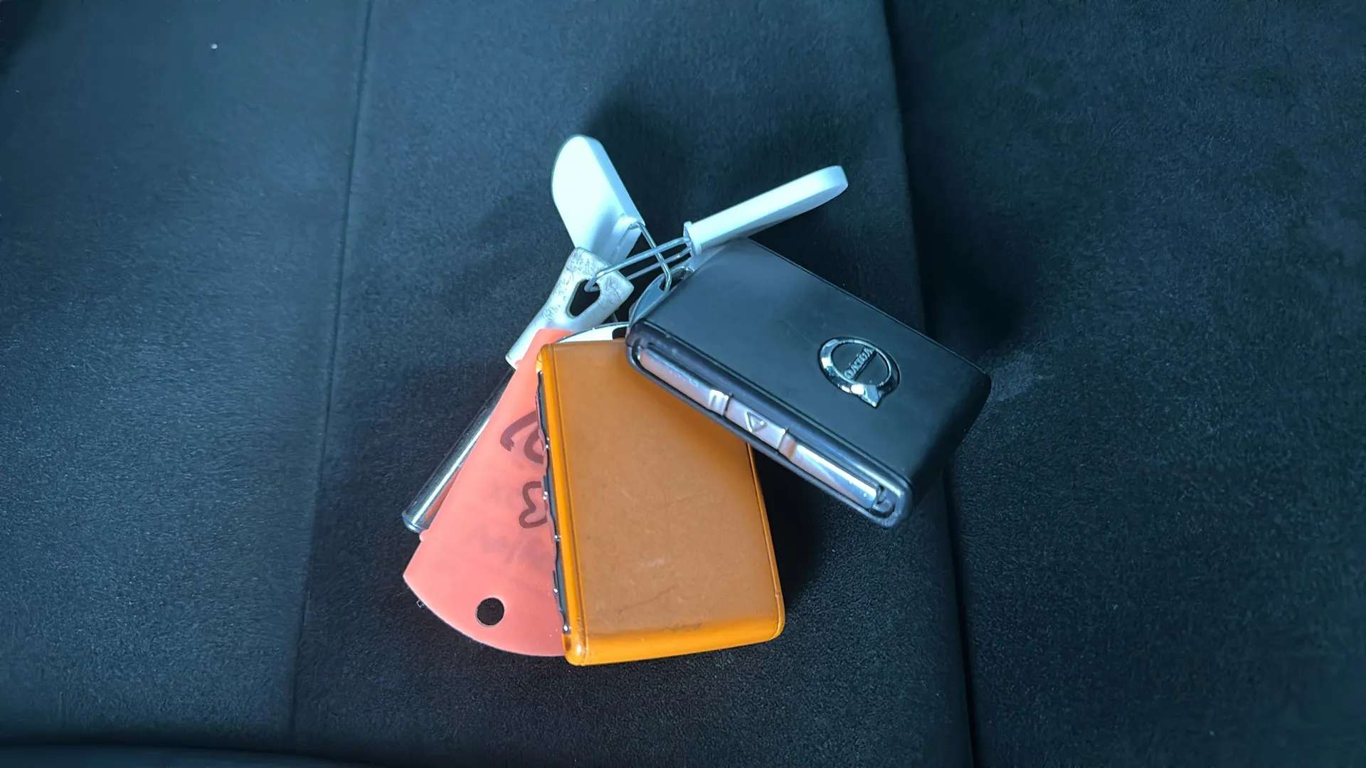 2021 VOLVO XC40 2021 VOLVO XC40