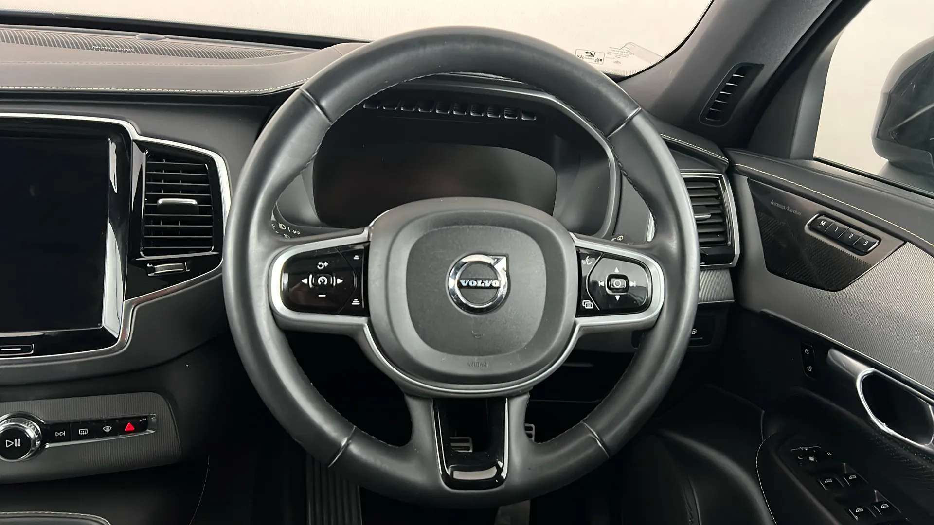 2022 VOLVO XC90 2022 VOLVO XC90