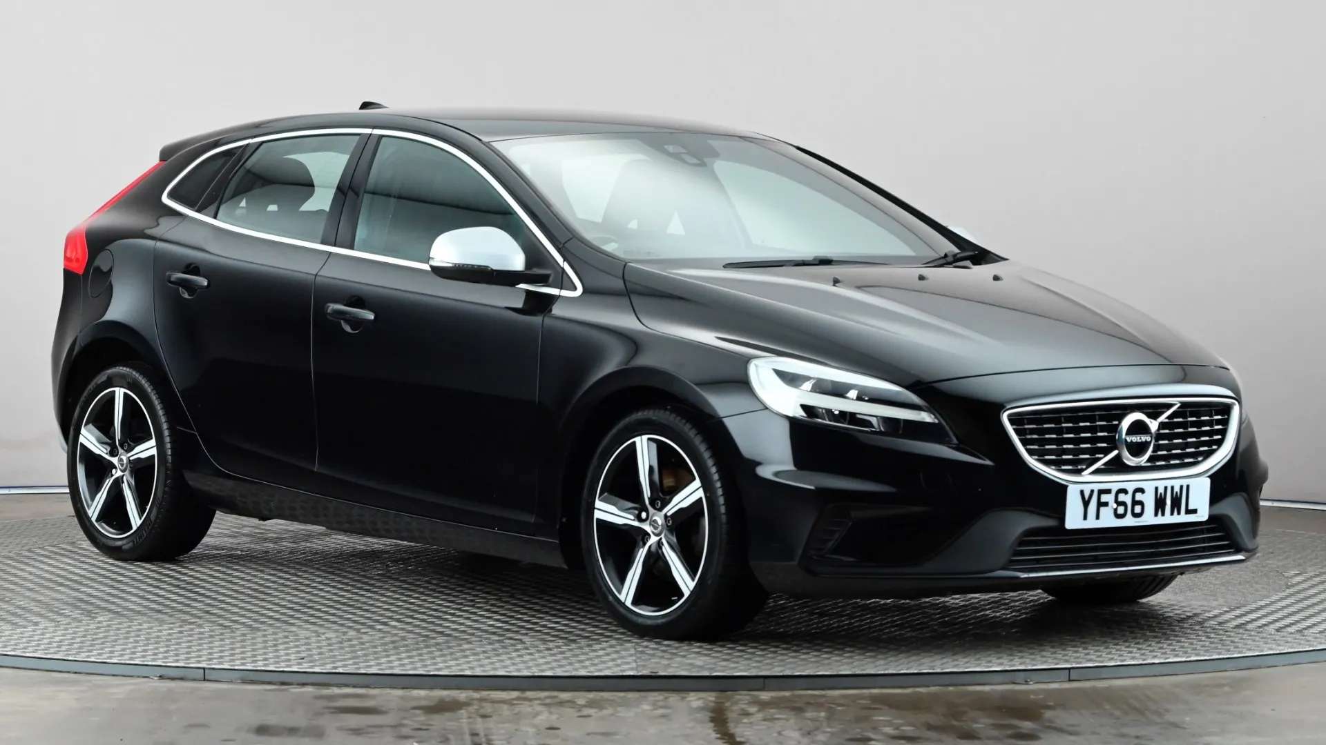 2016 VOLVO V40 2016 VOLVO V40