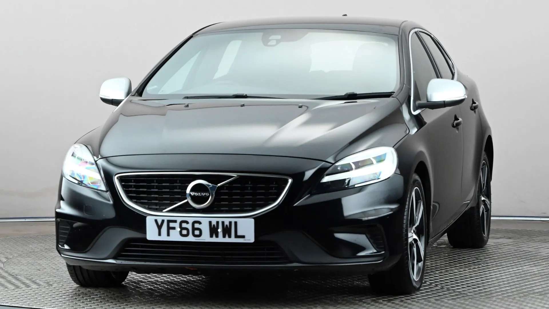 2016 VOLVO V40 2016 VOLVO V40
