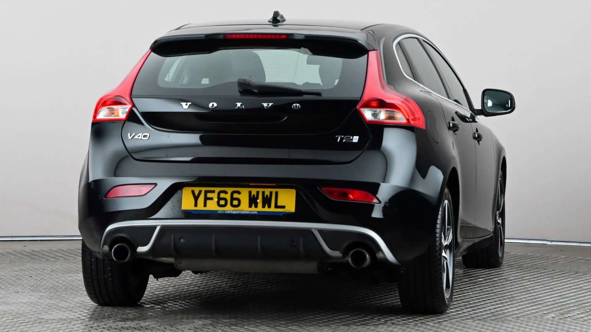 2016 VOLVO V40 2016 VOLVO V40