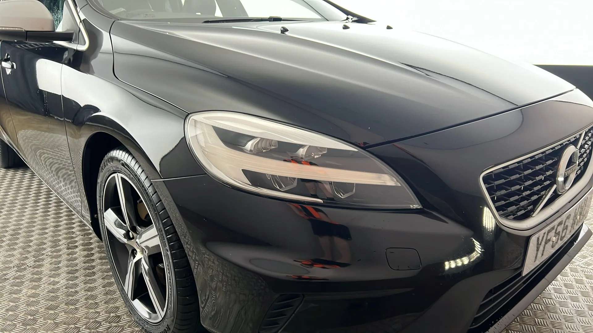 2016 VOLVO V40 2016 VOLVO V40