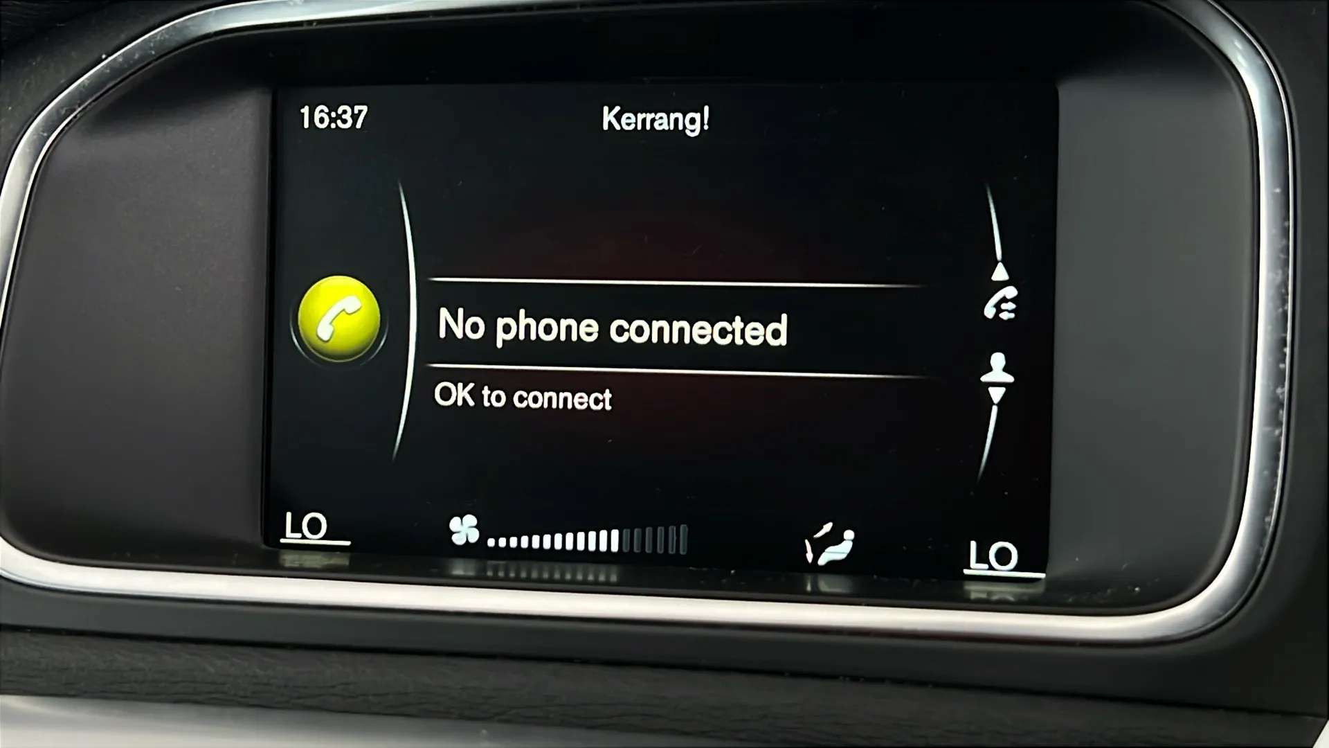 2016 VOLVO V40 2016 VOLVO V40